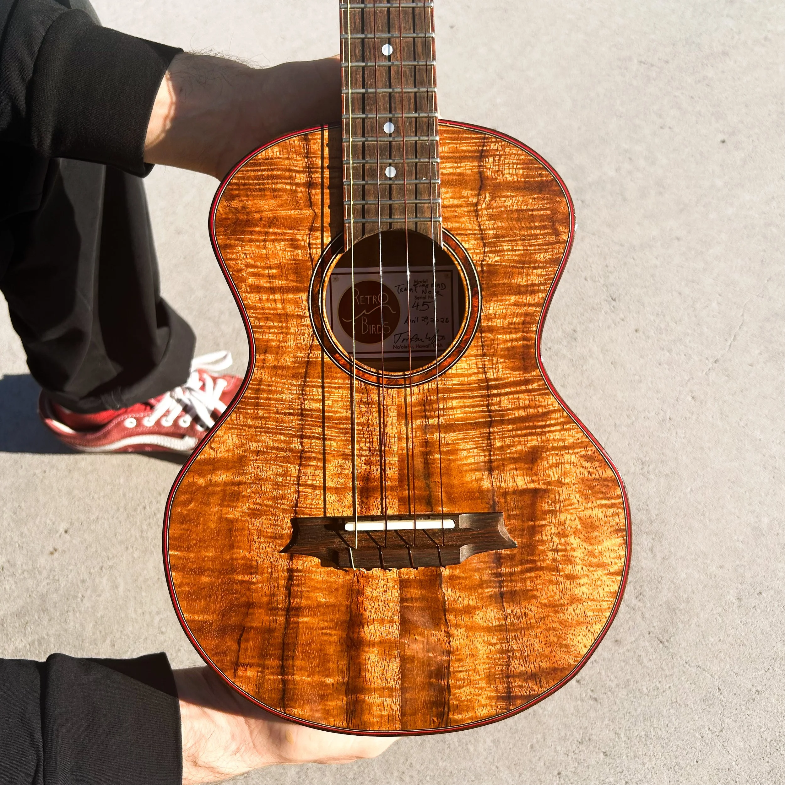 Tenor ukulele 