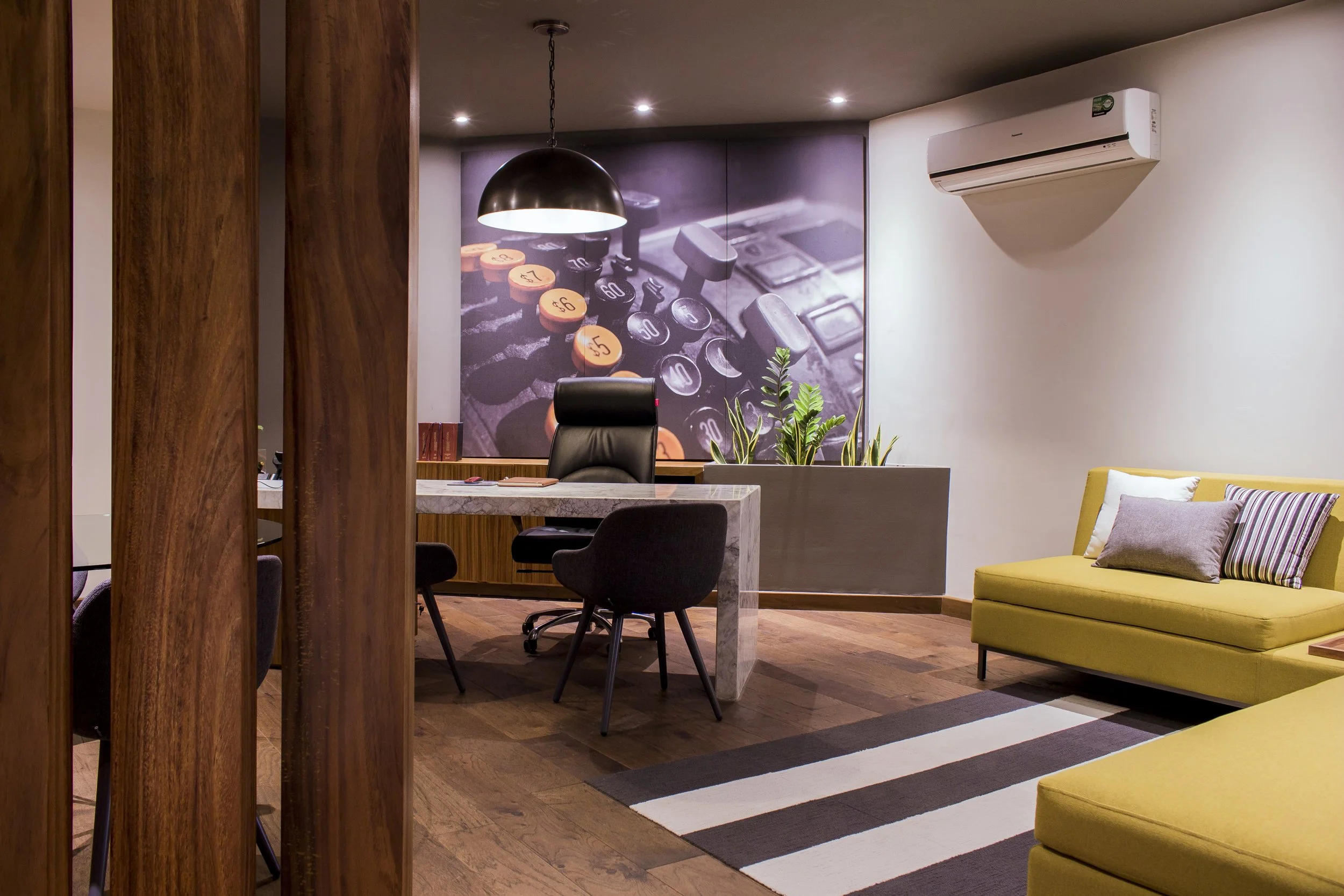 7. OFICINAS ORDAZ - OFICINA DIRECTOR.jpg