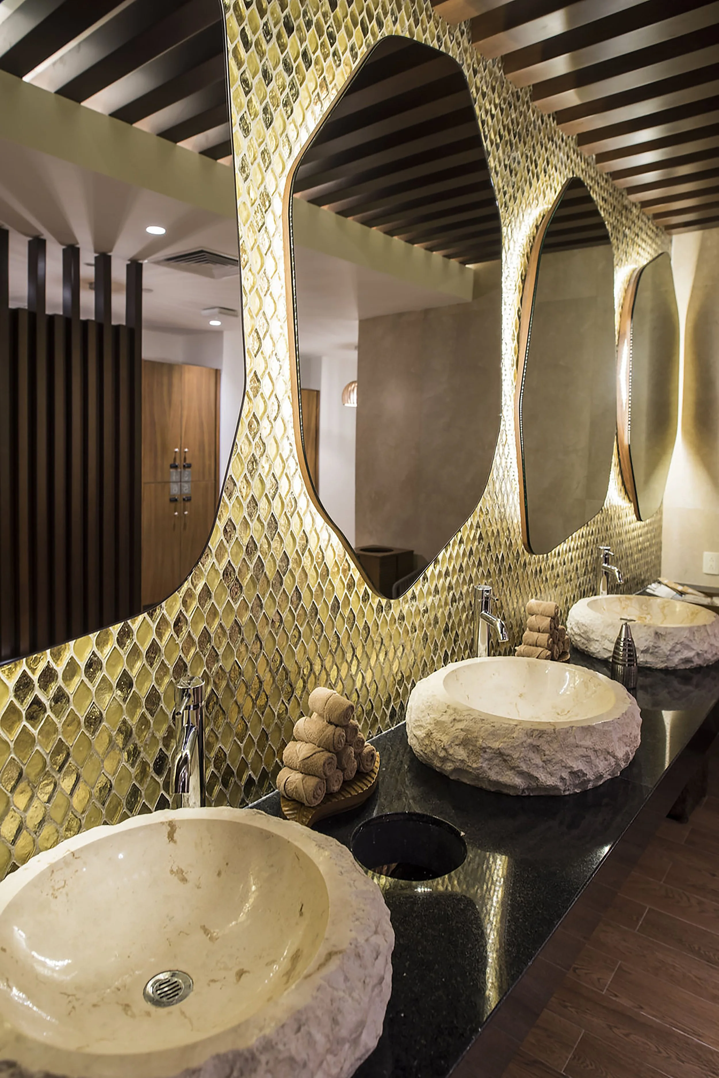 4. SPA OKOM - BAÑOS MUJERES.jpg