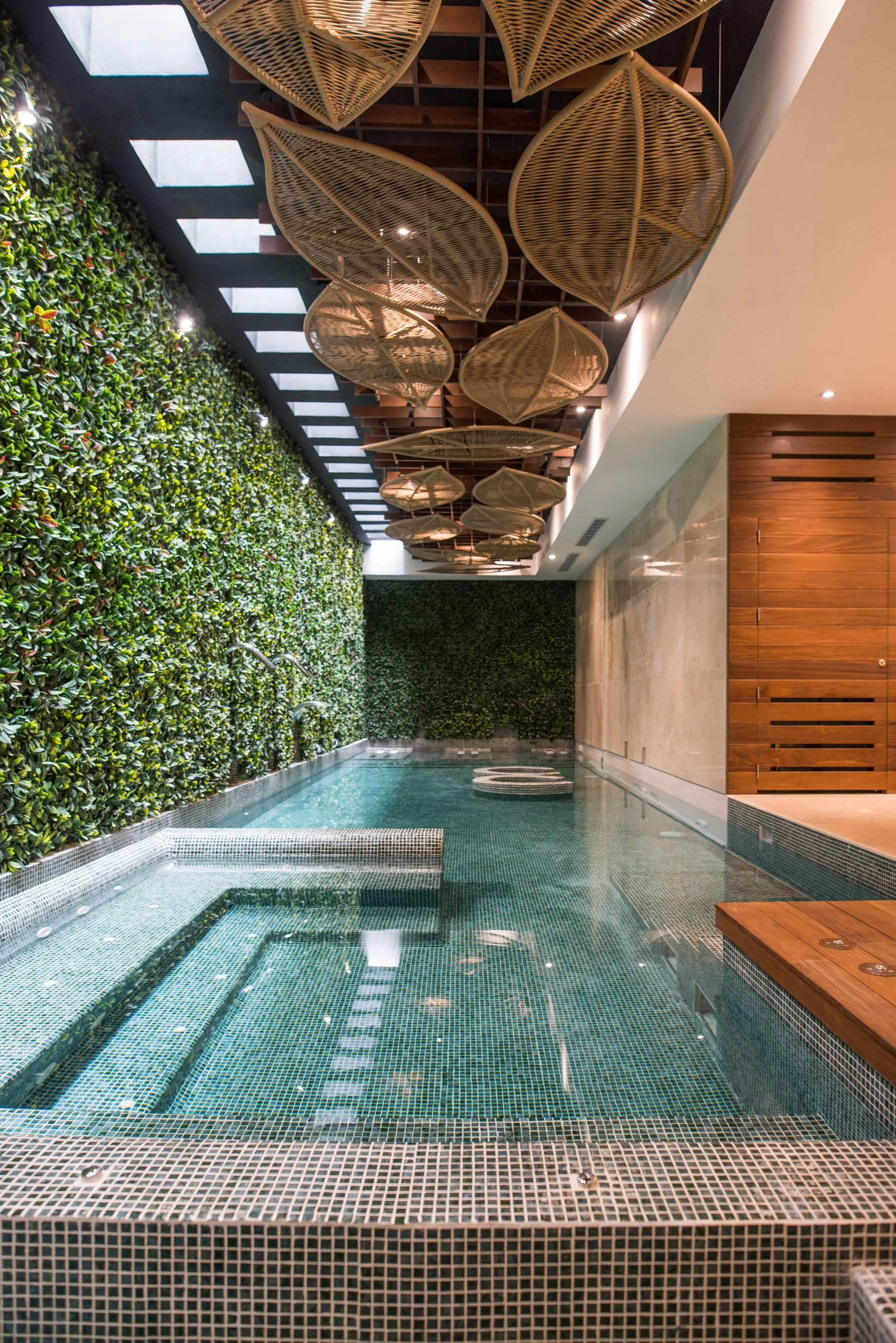 8. SPA OKOM - HIDROTERAPIA.jpg