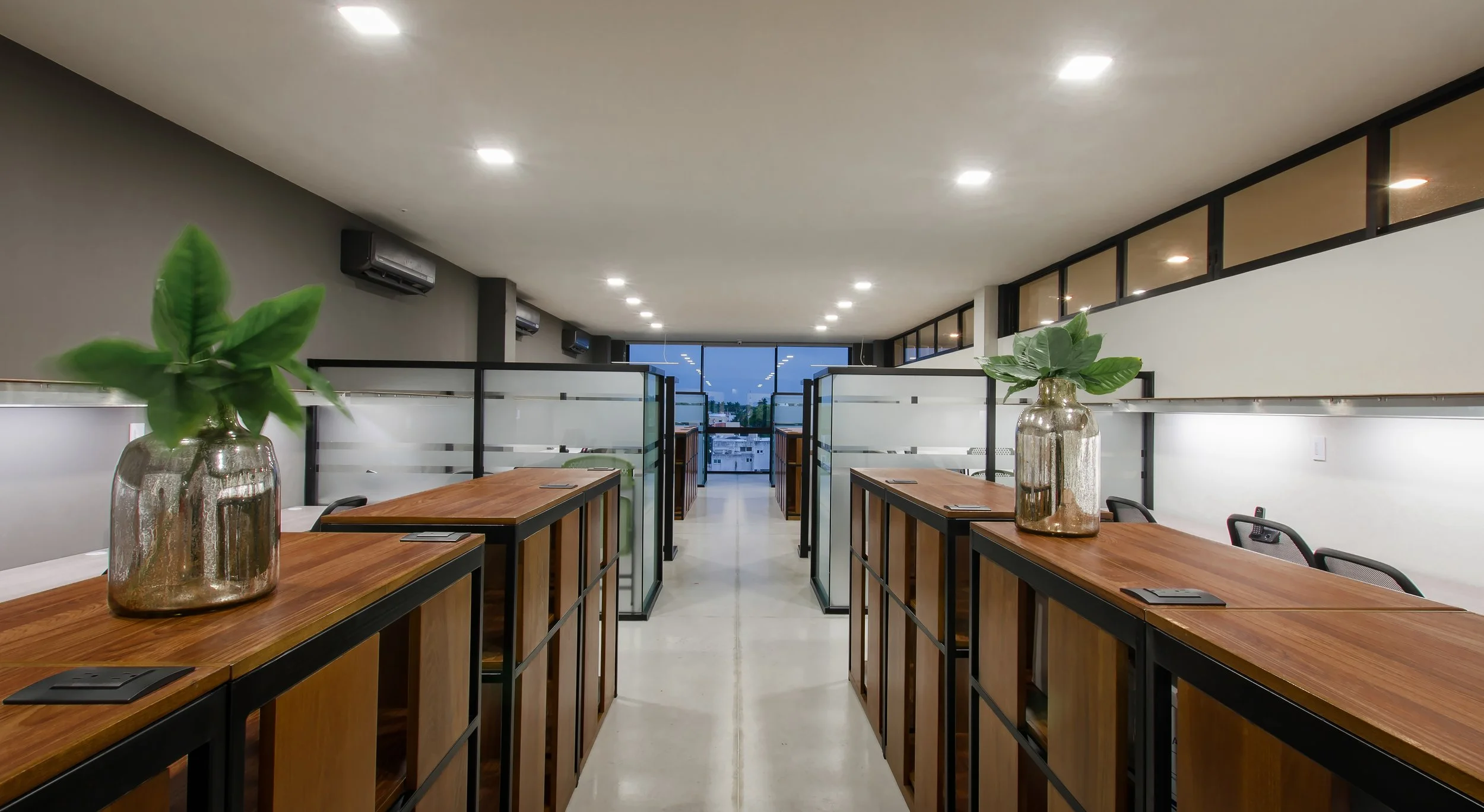 9. OFICINAS ORDAZ - AREA DE TRABAJO.jpg