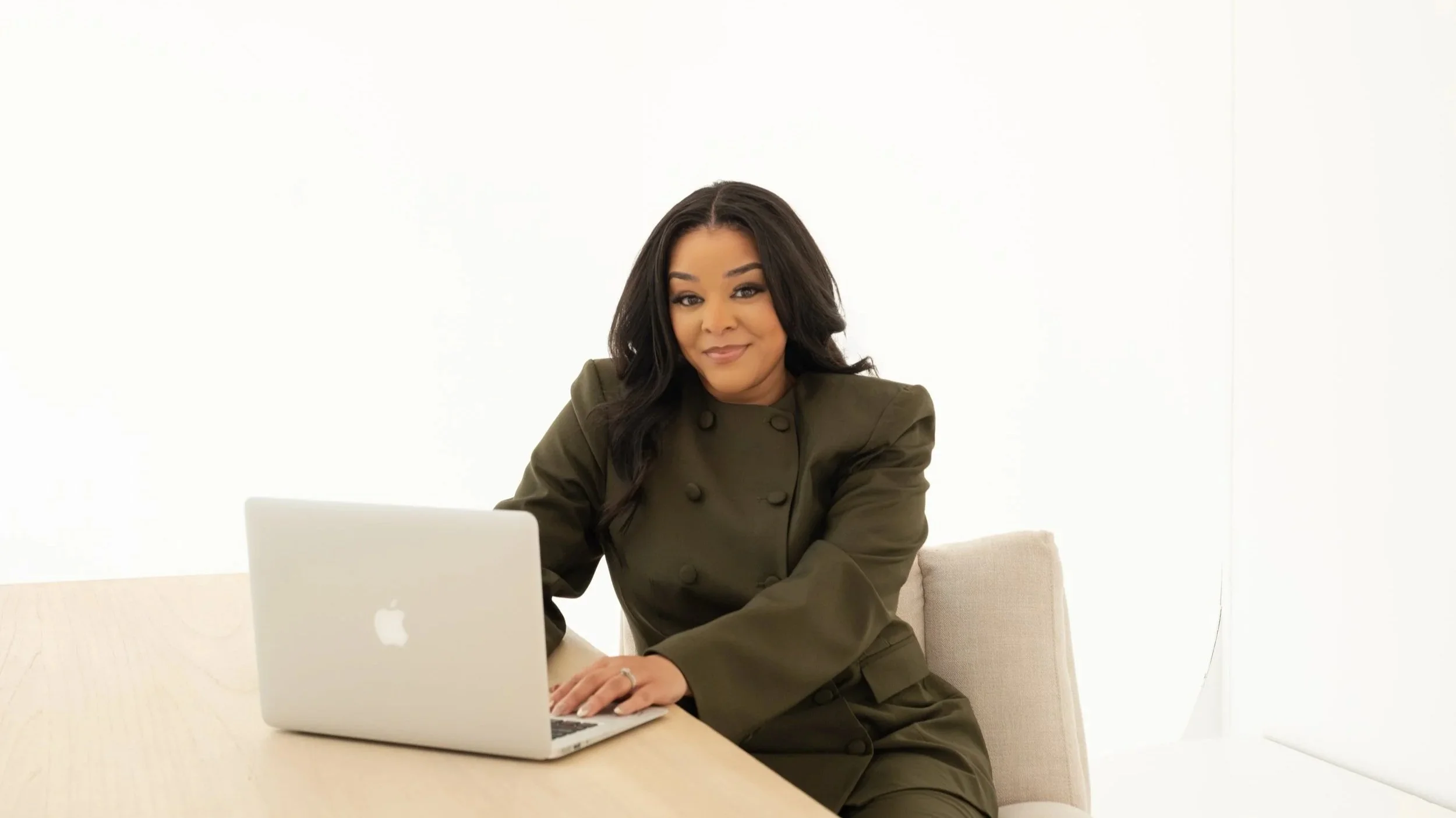 Agnes Hosley, Brand & Sales Strategist, Founder of Cévn, Creator of Afterthoughts with Agnes, Author of Pain to Purpose: Four Steps to Live a Life Rooted in Purpose