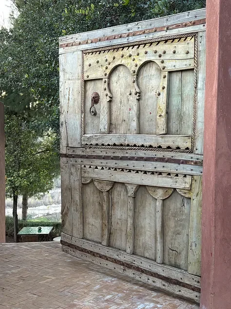 kasbah-bab-ourika-wooden-door-detail
