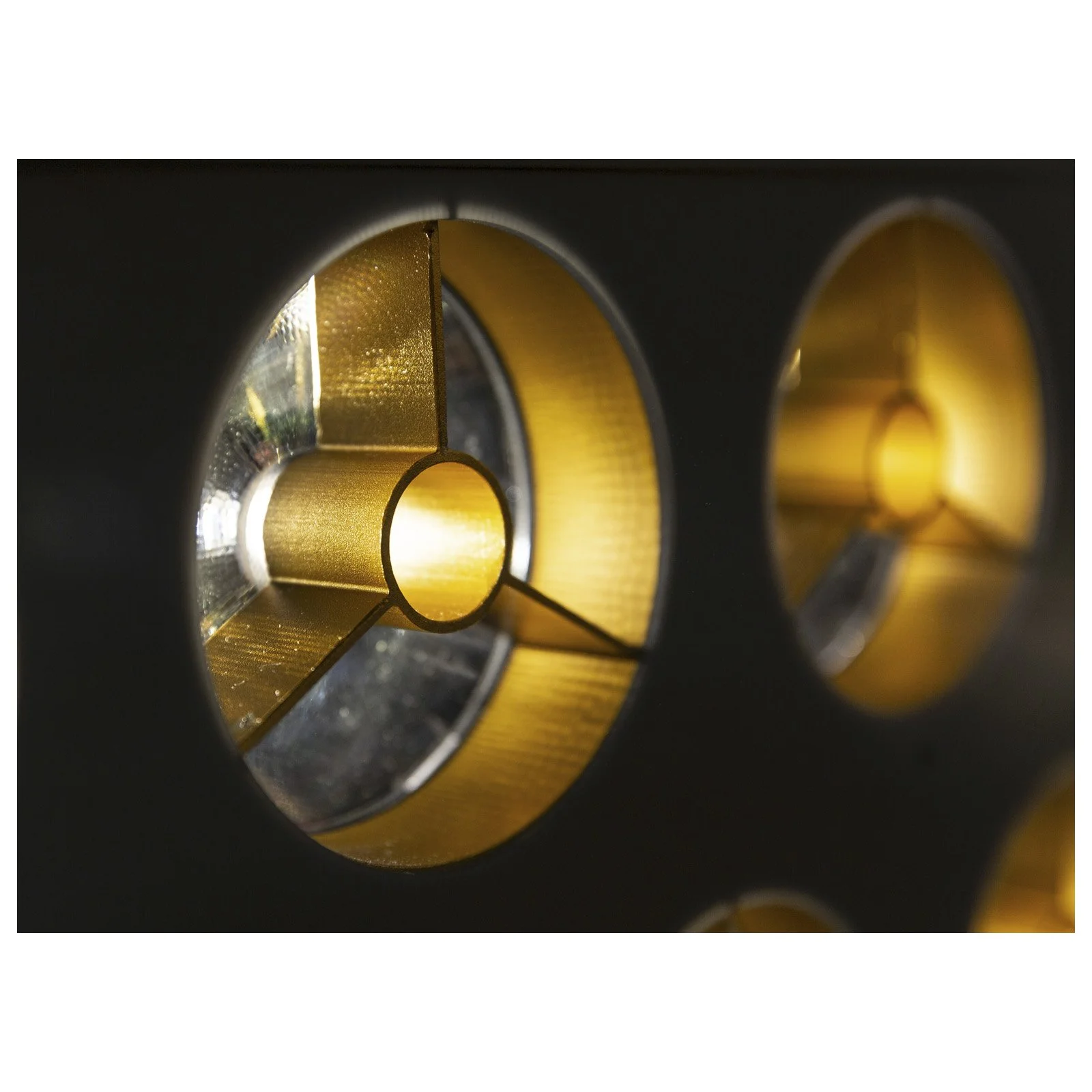 small_bt-nonabeam_gold_reflector_close_up.jpg
