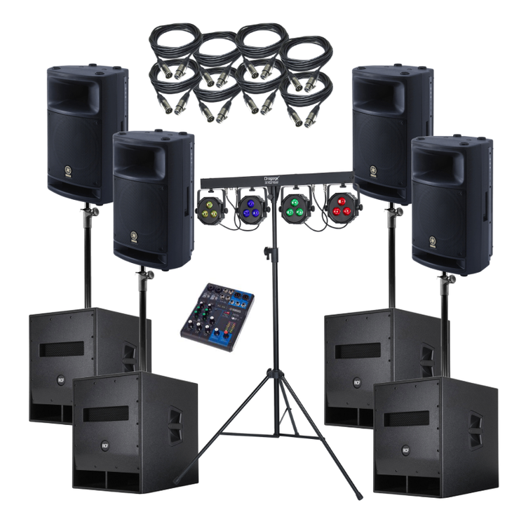 Ensemble de matériel de sonorisation comprenant quatre haut-parleurs, quatre câbles, un contrôleur de lumière, huit enceintes, et une table de mixage.