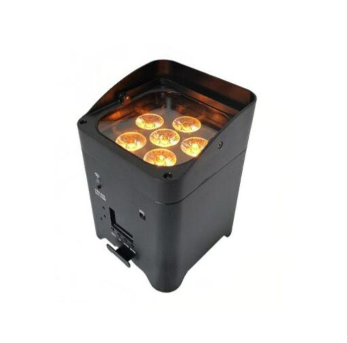 Une machine à combustion avec sept flammes allumées sous un couvercle en verre.