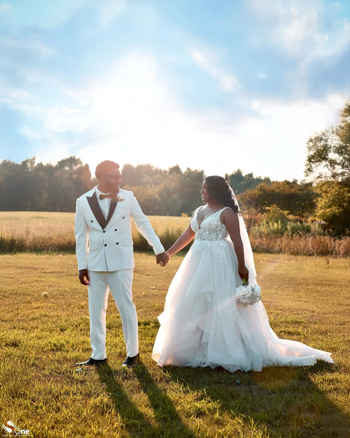 Pure joy, real moments, unforgettable memories.
#CandidWeddingPhotography #TorontoWeddingPhotographer #CanadianCouplesInLove #WeddingsInOntario #TOWeddingVibes