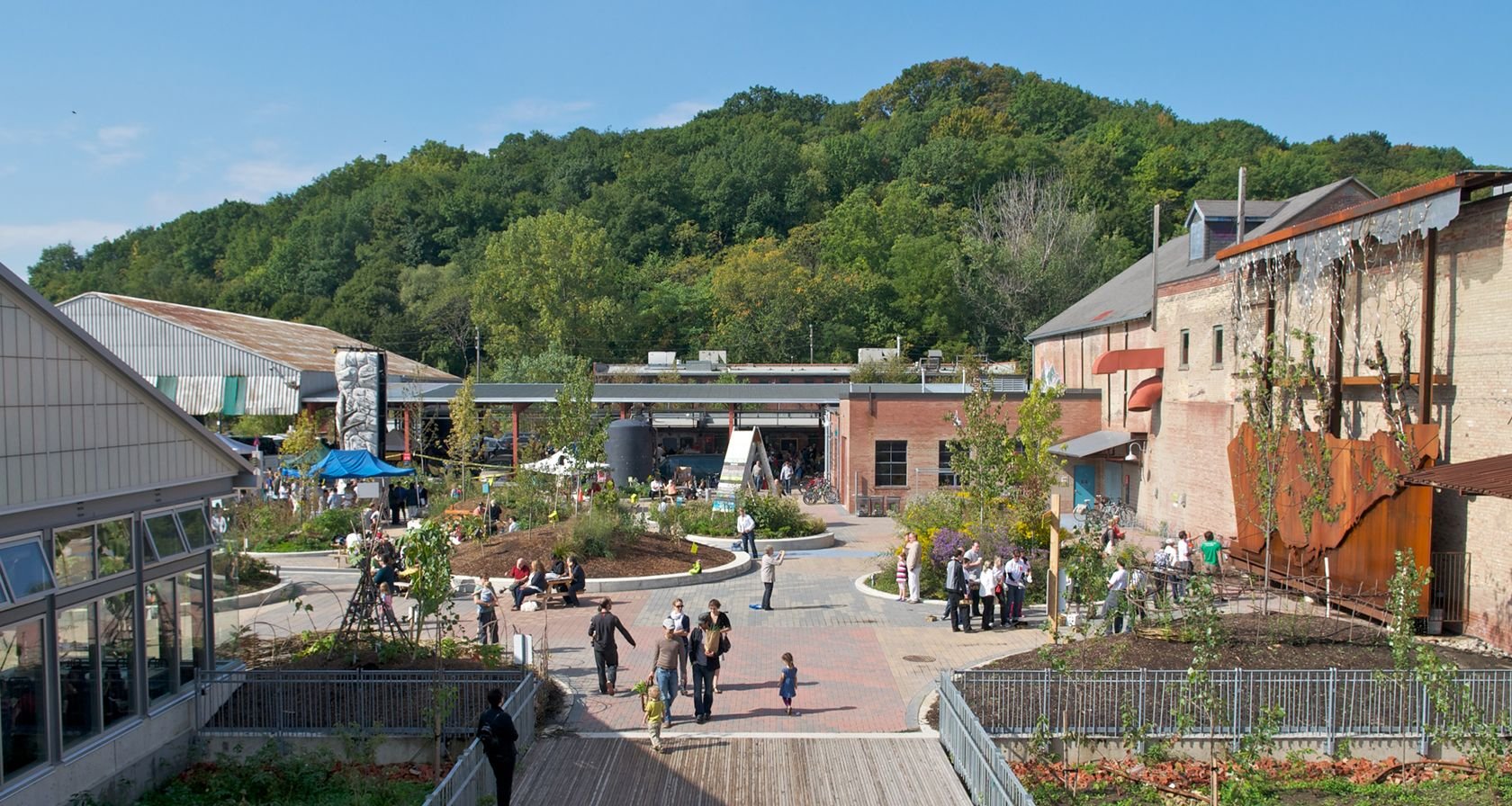 EvergreenBrickWorks_OutdoorMarket.jpg