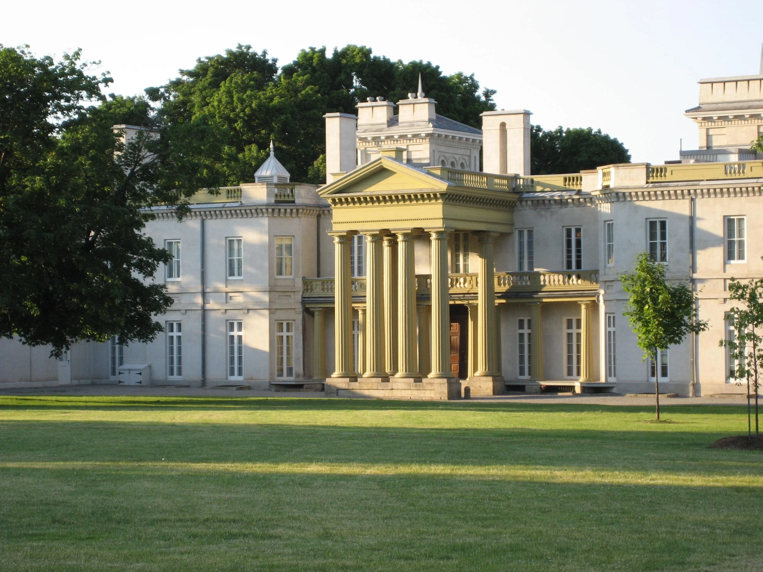 DundurnCastleSummer.jpg