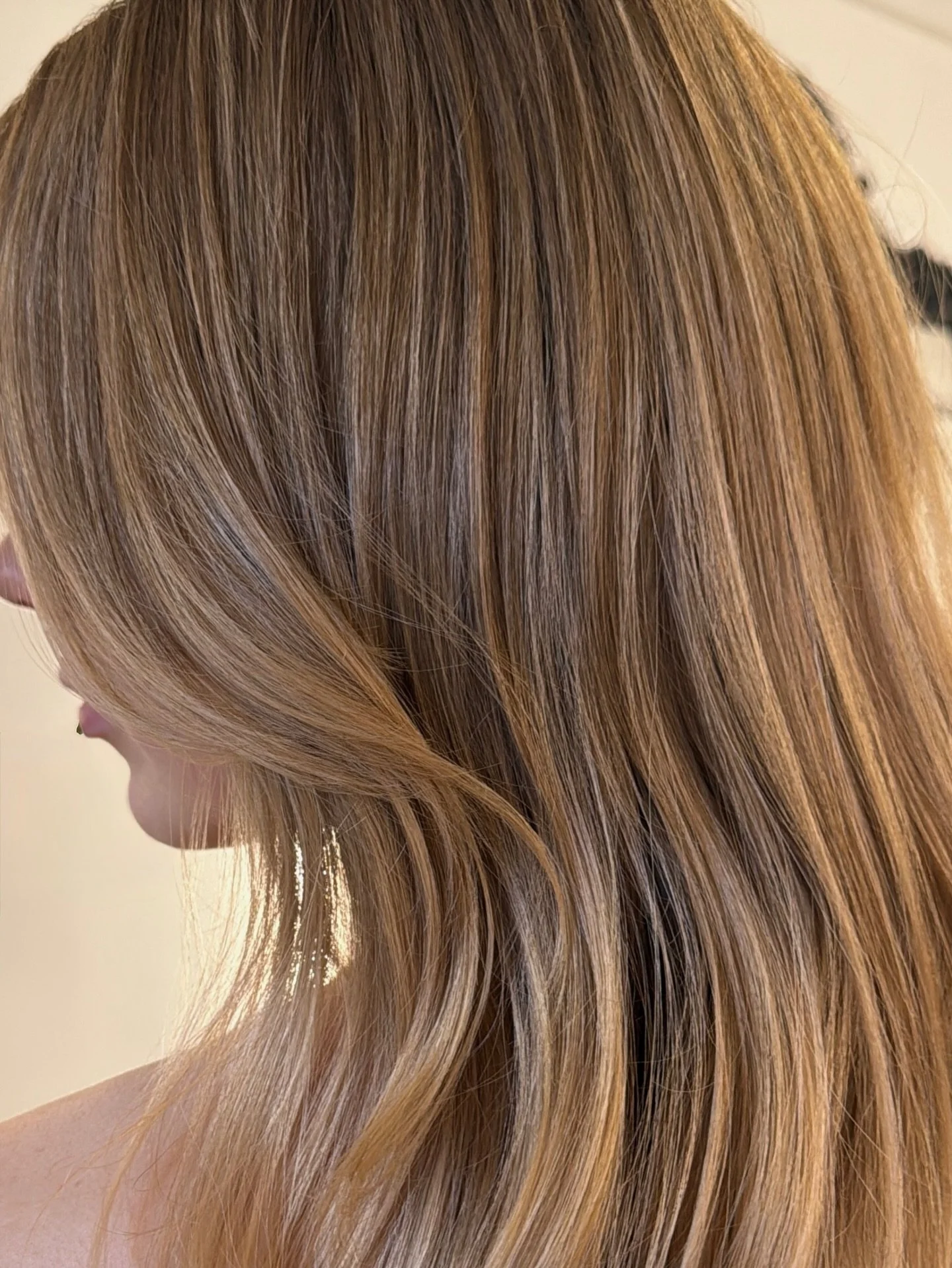 Blended color for  @sincerely_rose_sinclair 

Click BOOK NOW in Bio | Email Sabrina@bsabi.com | DM to reserve your appointment 

#bsabihair #pasadenasalon #blendedhair #babylights #southpasadenasalon