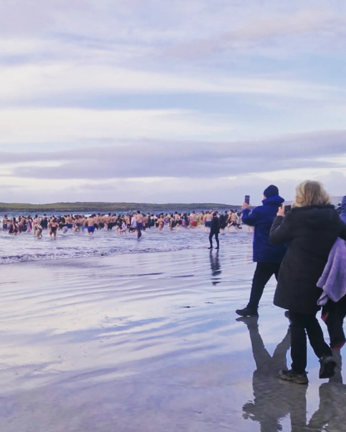 Well done to everyone who took part in the annual Narin Portnoo New Years Day swim for 2026! Challenging conditions indeed.