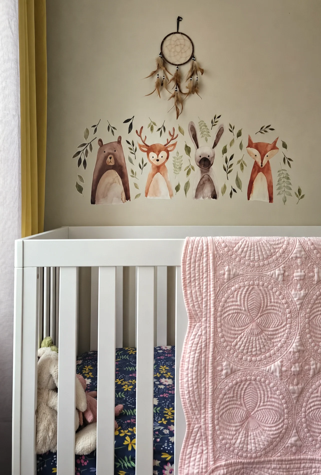 willow-springs-boho-nursery-decor.webp