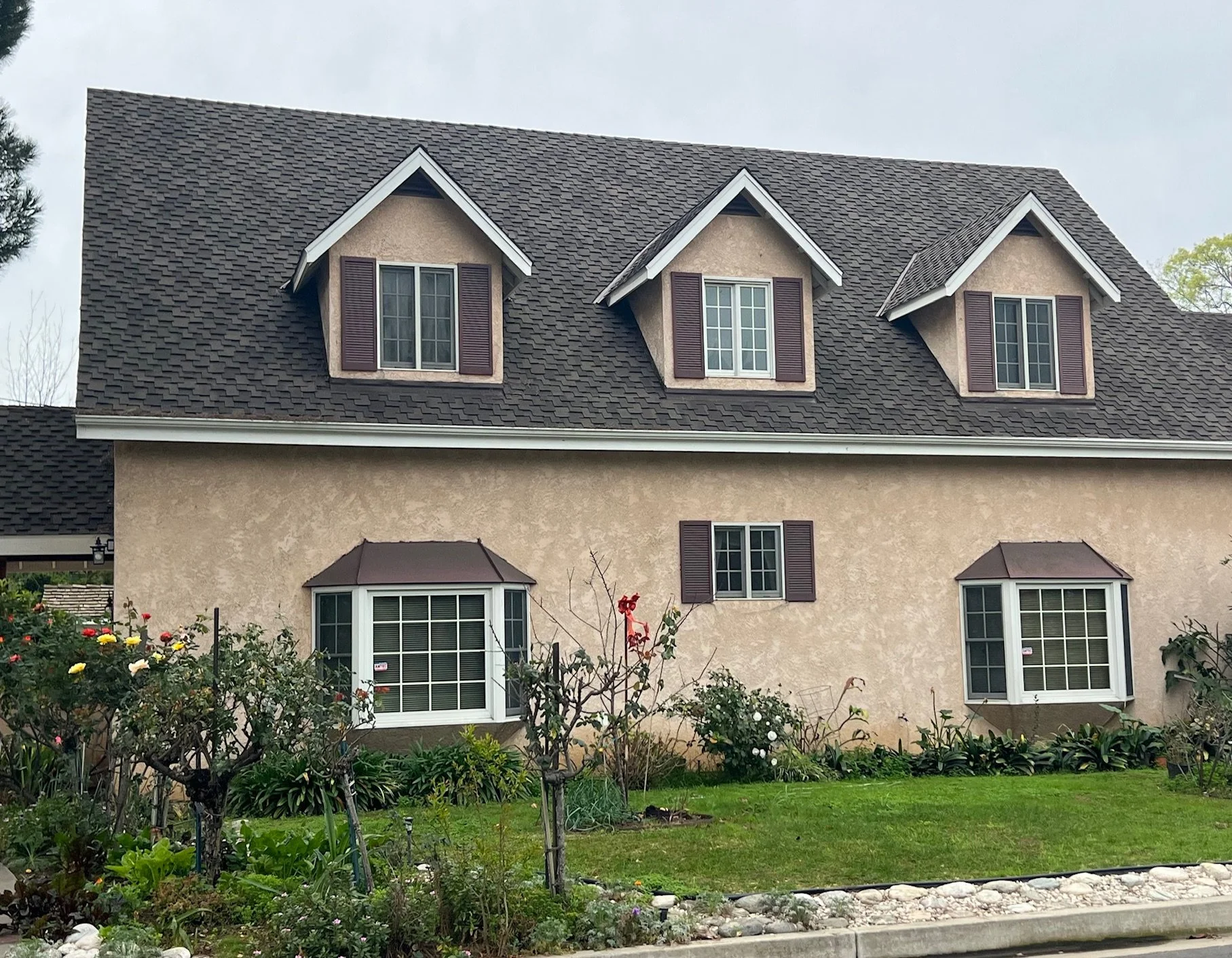 An image of a shingle roof