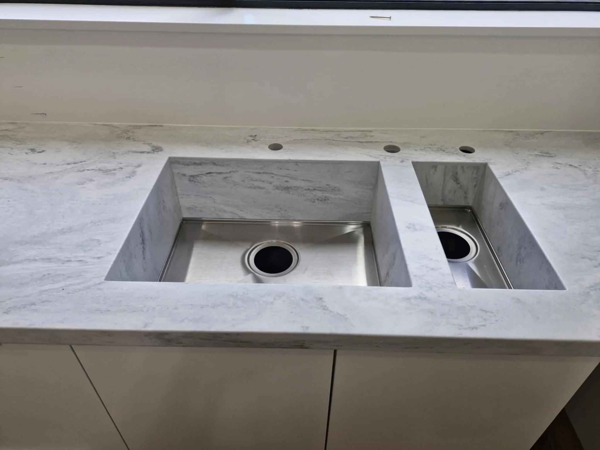 seamlessly undermounted kitdhen sinks.jpeg