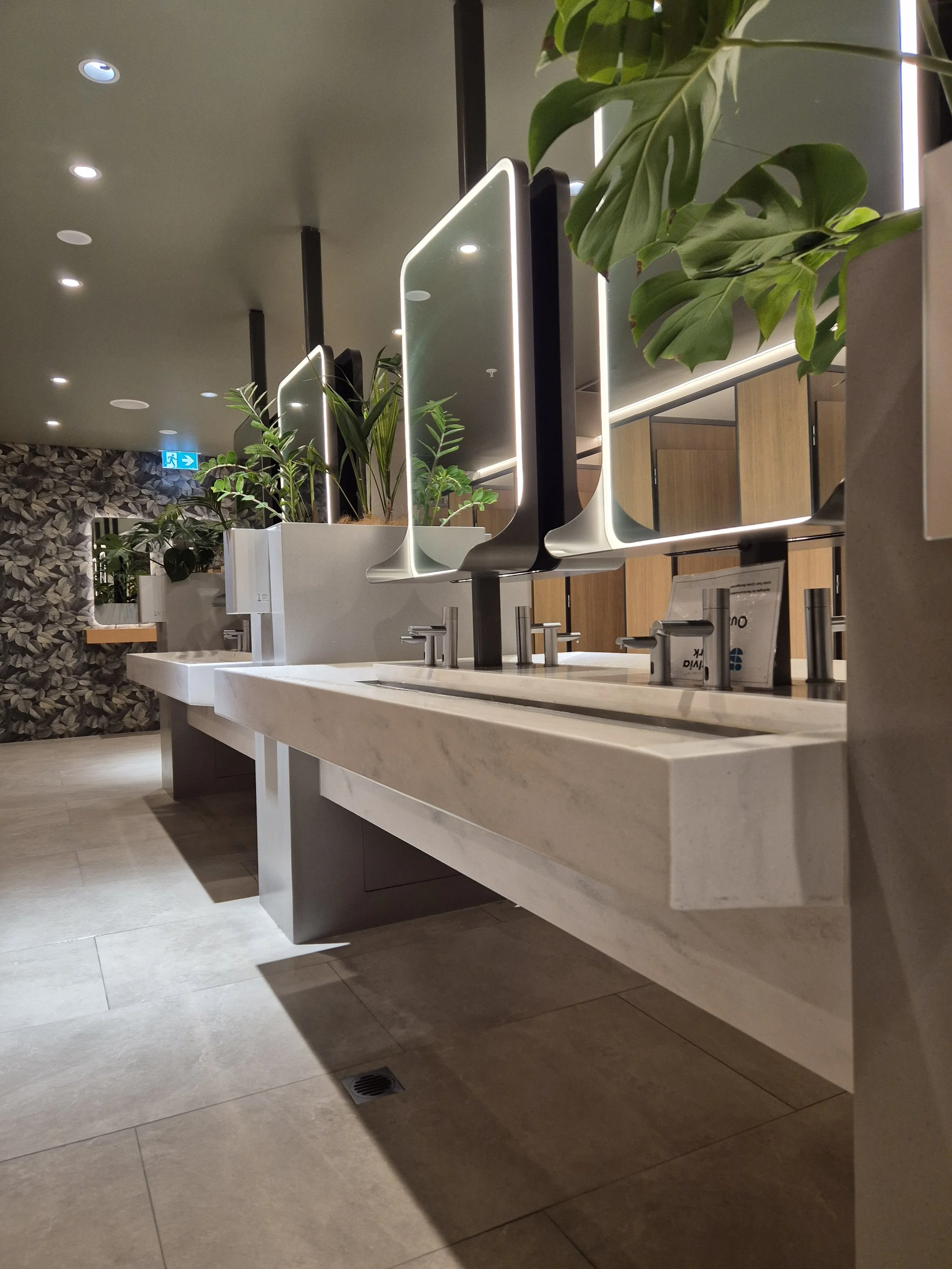 Durability Meets Design: The Best Benchtop Materials for High-Traffic Commercial Spaces