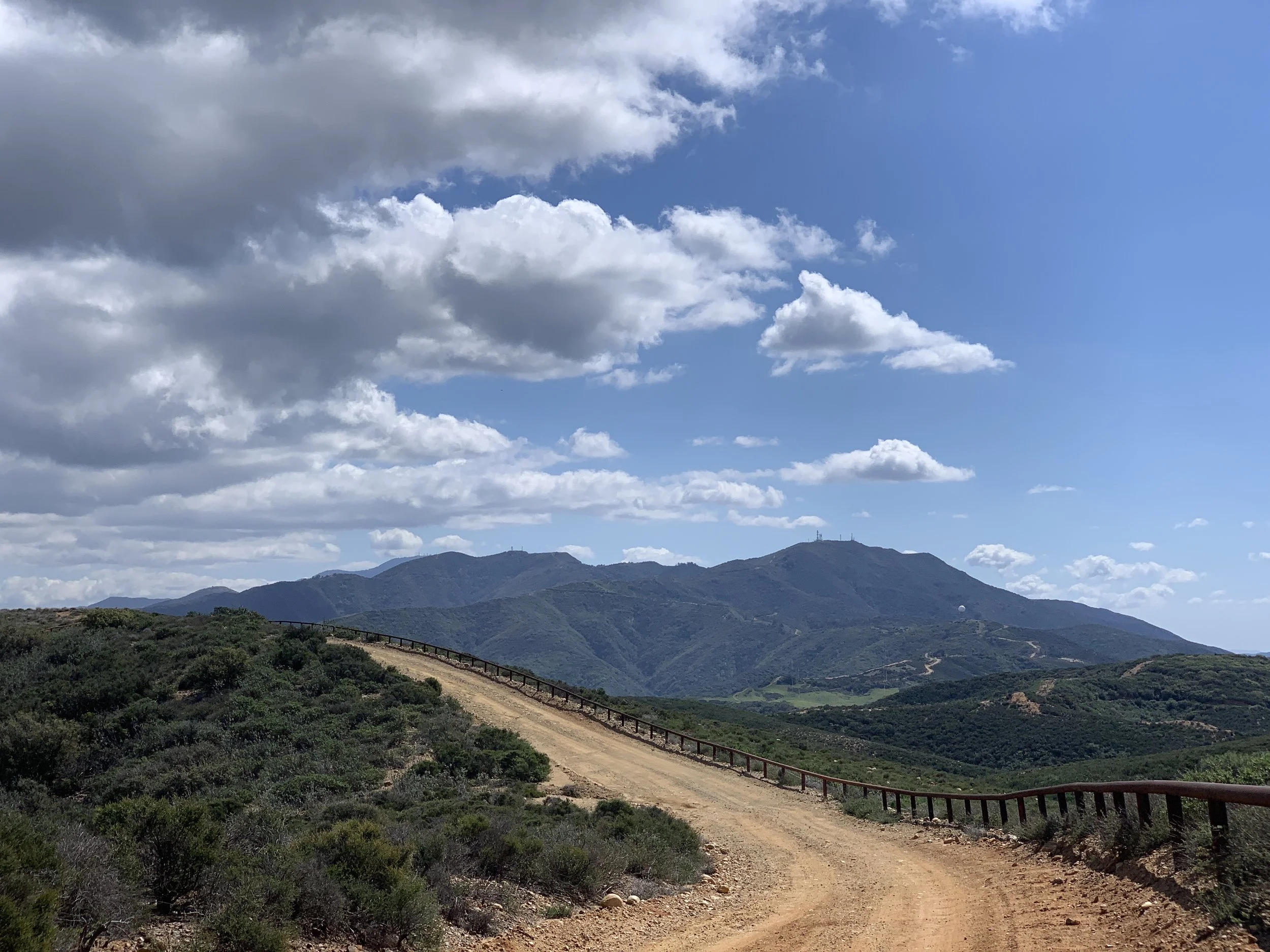 Atop Sierra peak, the Main Divide leads towards Hagador and Pleasant's Peaks.