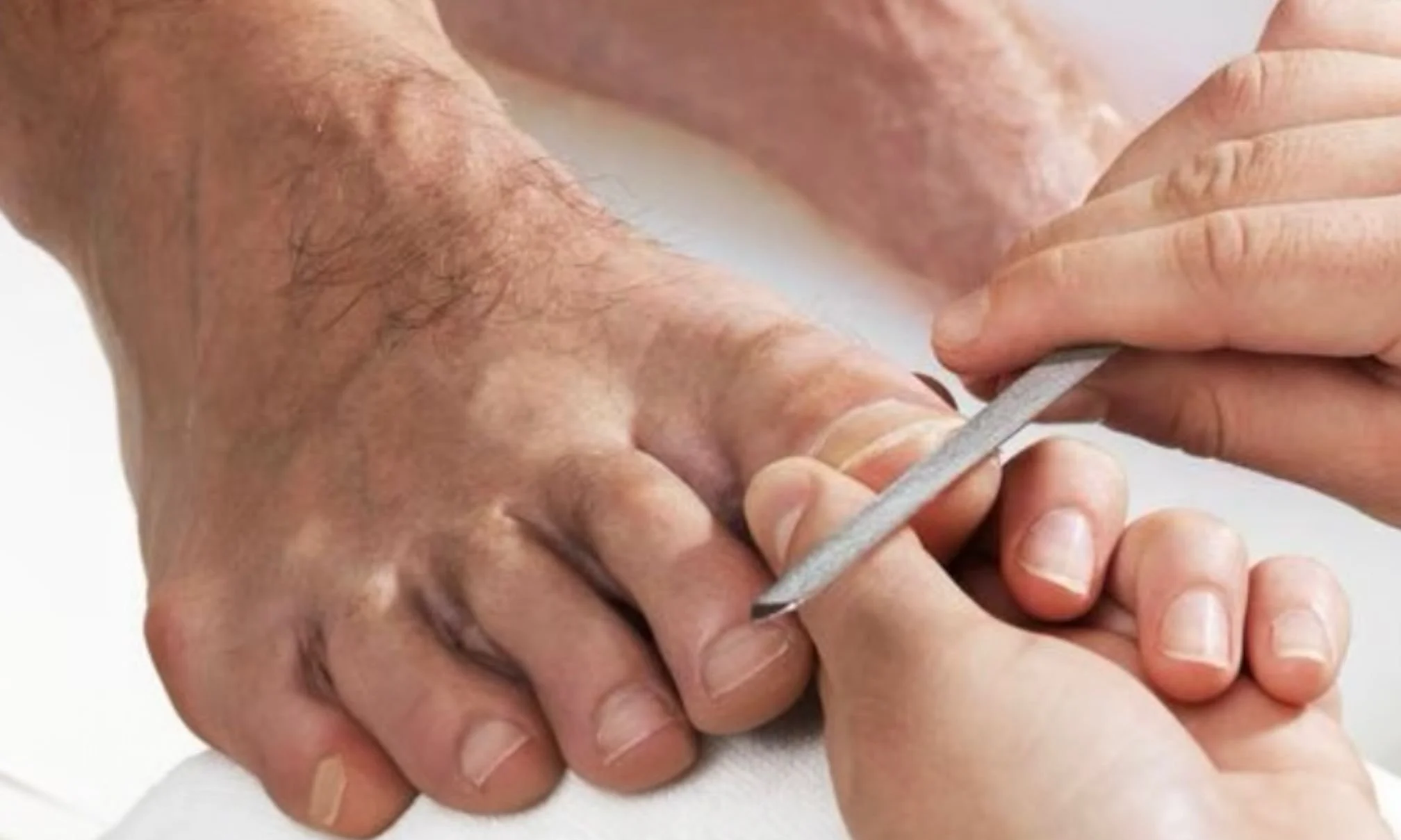 mens pedicures and manicures at home service. mobile nail salon Condell park and sydney