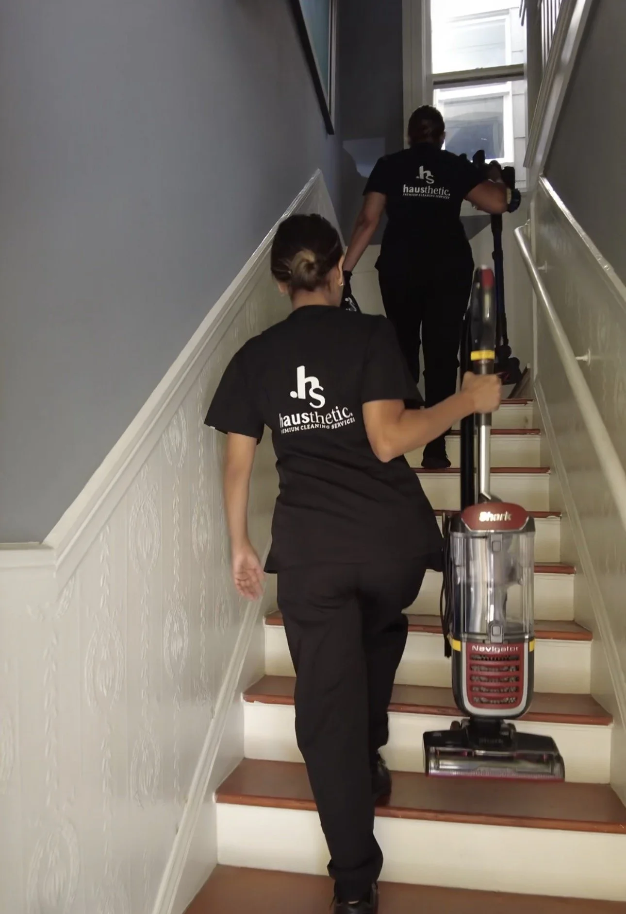 Hausthetic cleaning team arriving to San Francisco home for a cleaning service