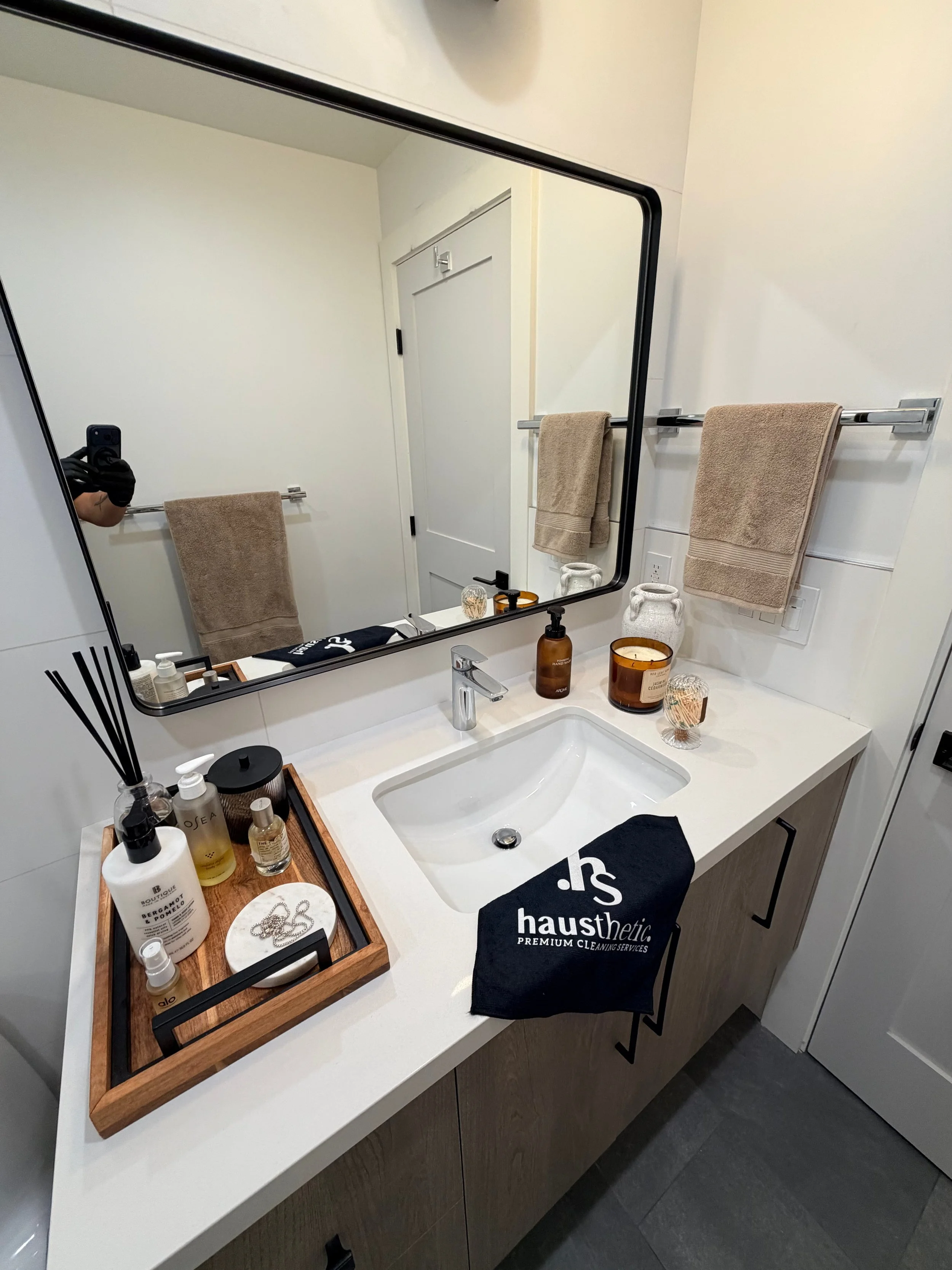 Pristine bathroom after Hausthetic professional cleaning service San Francisco
