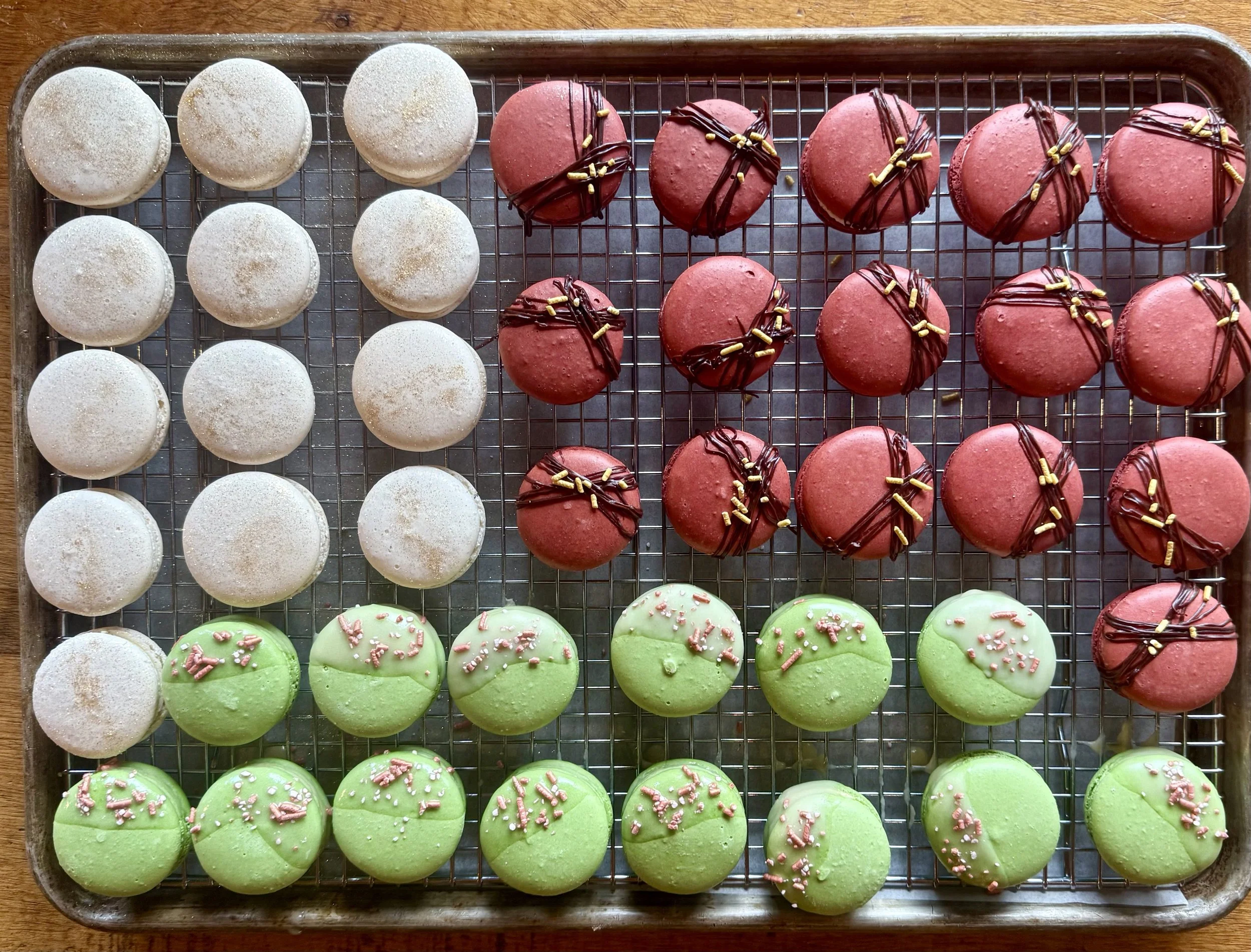 Christmas Macarons.jpg