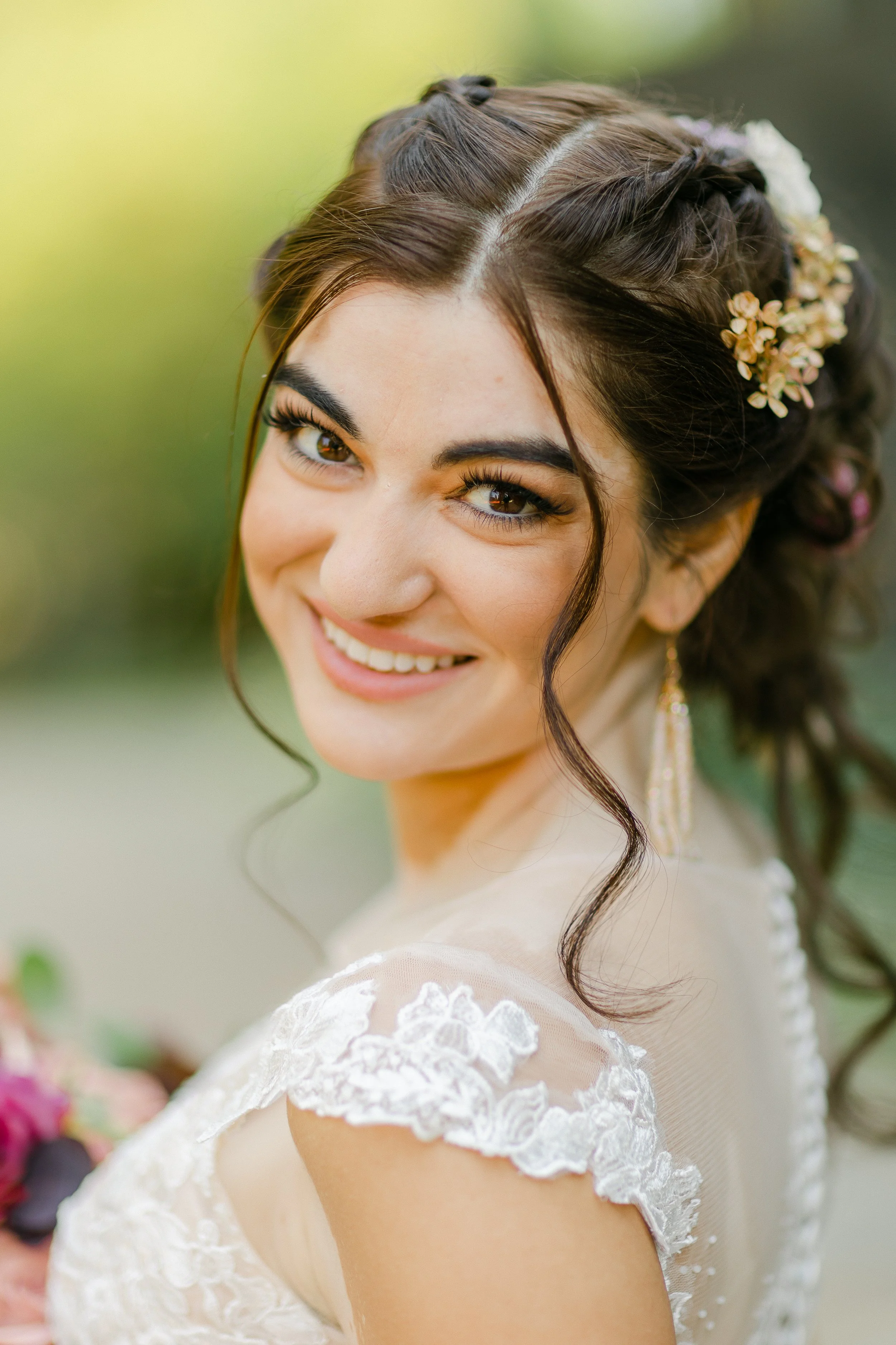 Bridal hair & makeup specialist serving Spokane & Coeur d’Alene. Expert wedding styling, airbrush makeup, trial sessions & group packages. Book your bridal glam today.