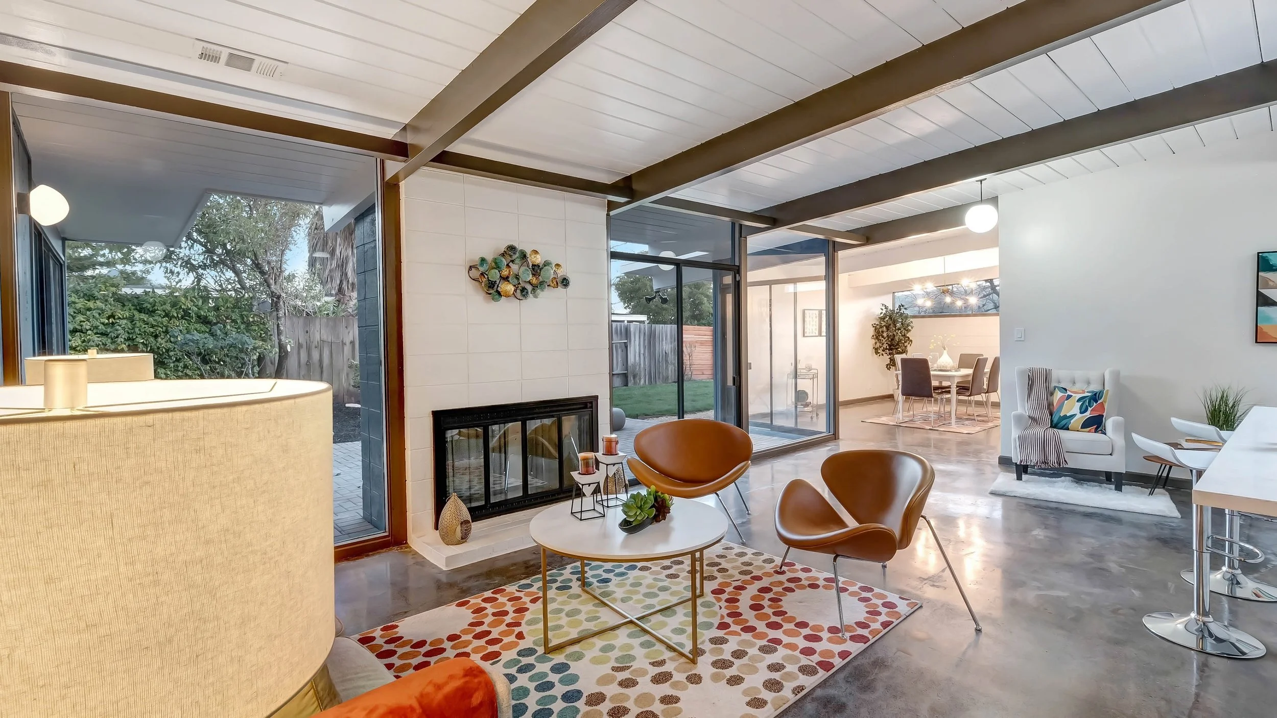 mid century modern home (2).jpg
