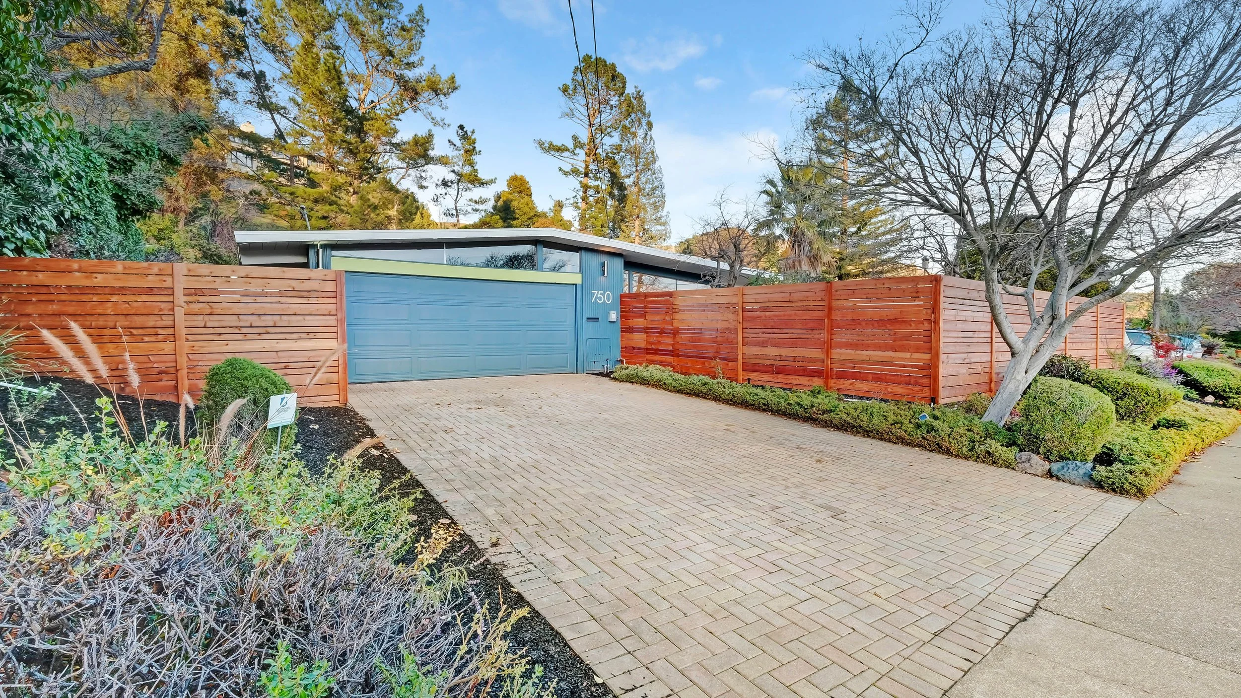 mid century modern home (1).jpg