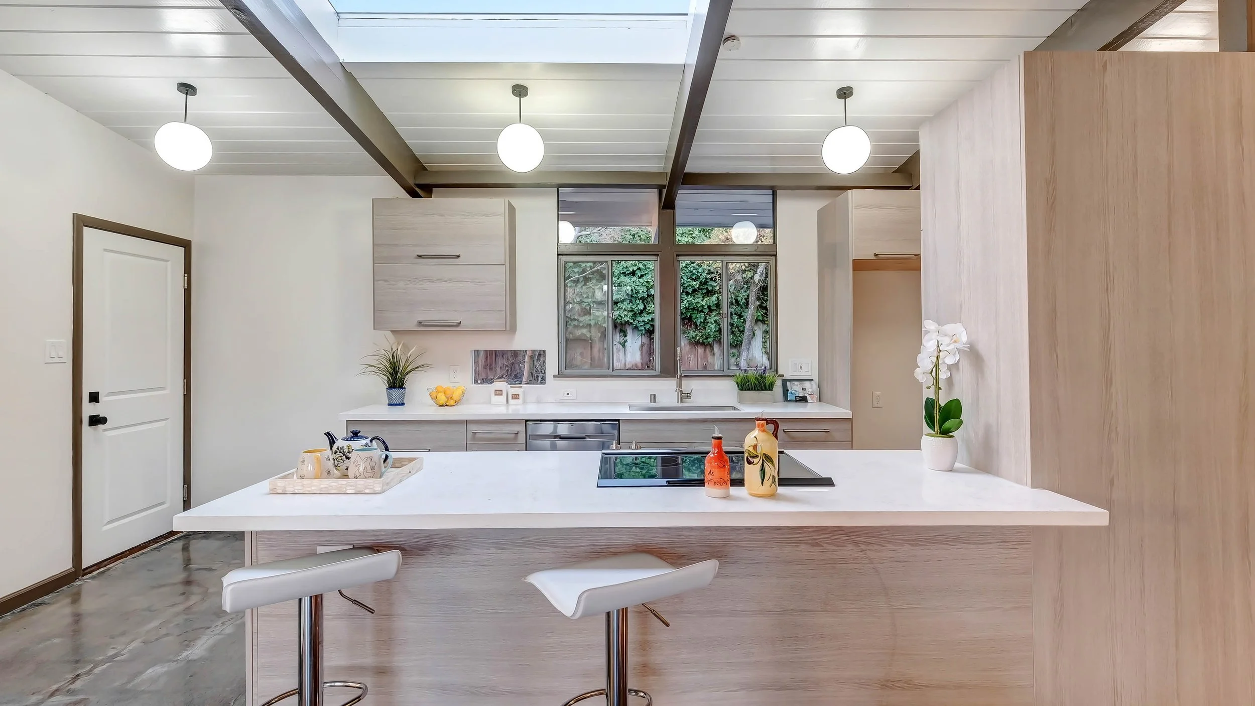 mid century modern home 6.jpg