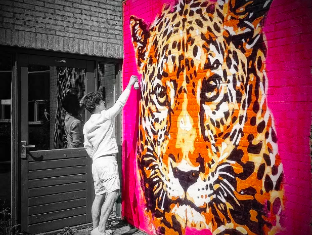 Artists Who Blend Traditional Painting With Modern Graffiti Techniques