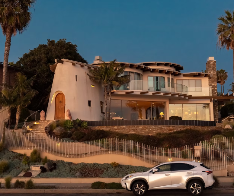 WHIMSICAL HOBBIT HOUSE -SD.png