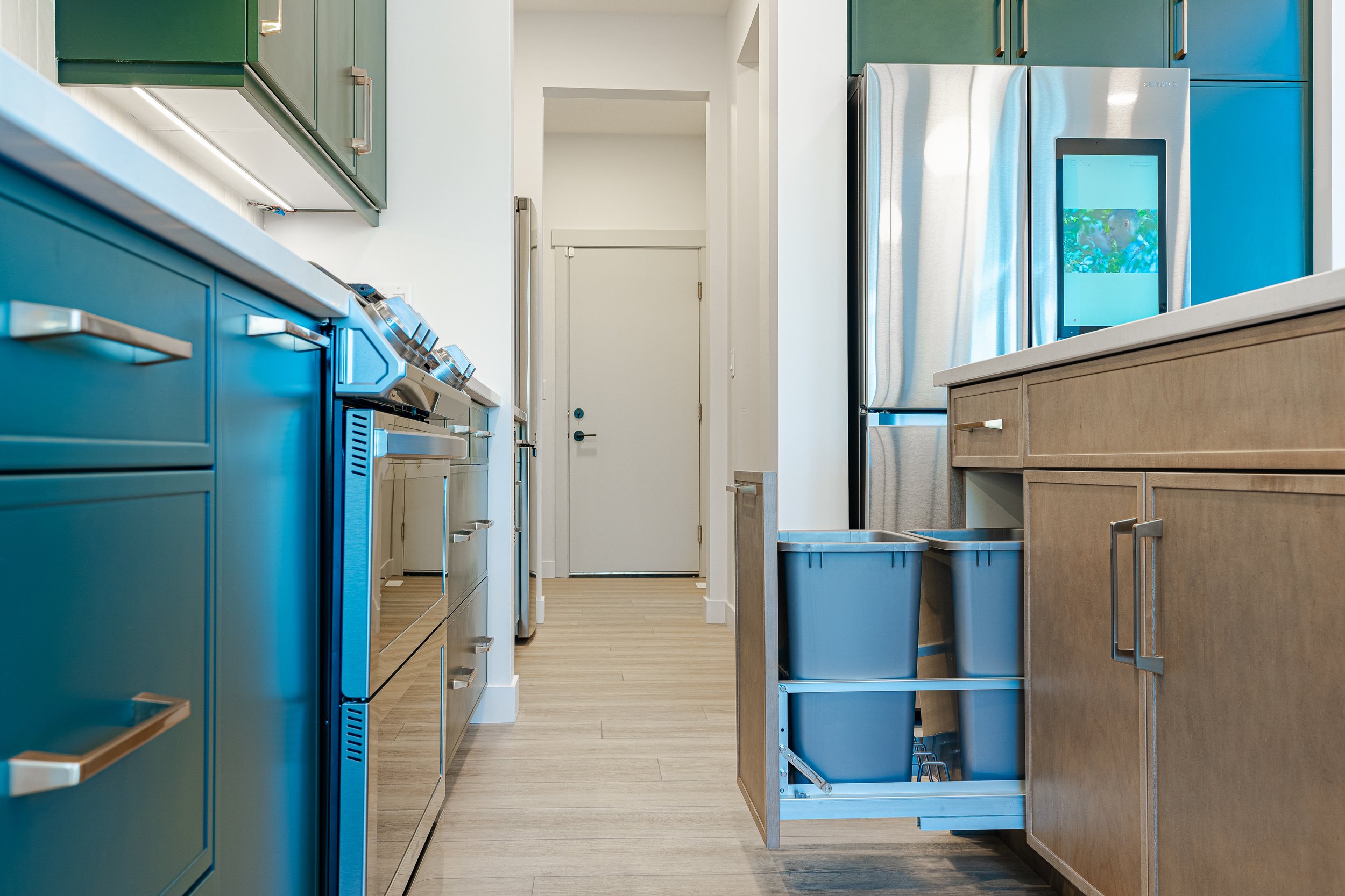 An image of the 2 Tone Kitchen