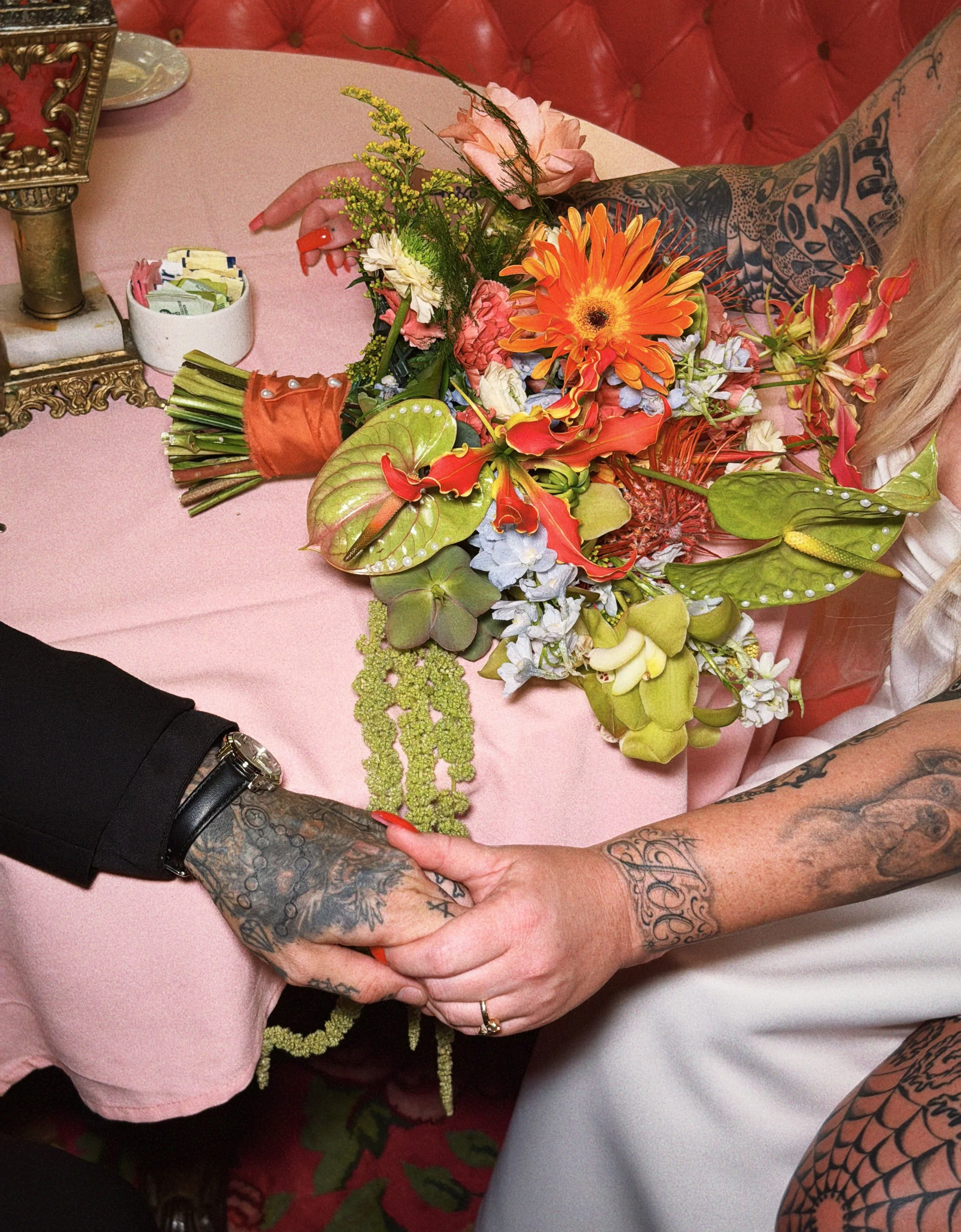 legally it&rsquo;s been too long since I yapped about R+J&rsquo;s day at @madonnainnevents 💖&nbsp;bolo ties, beer, pink champagne cake &amp; the coolest couple to do it?? consider this my version of heaven ✨

vendors - 
venue: @madonnainnevents 
pla