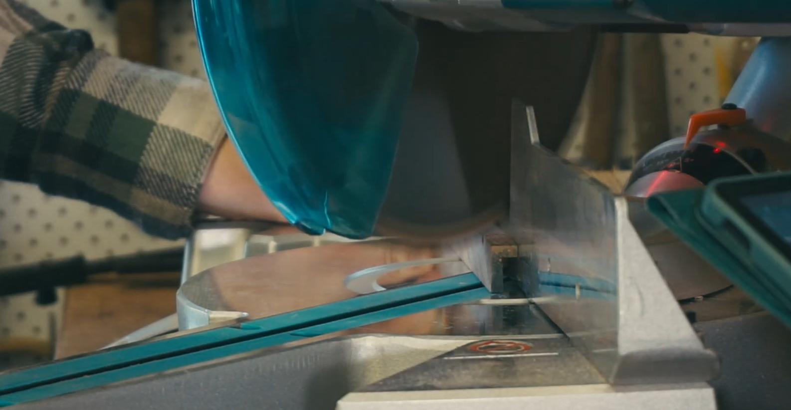 miter saw cutting the opposite angle on the picture frame