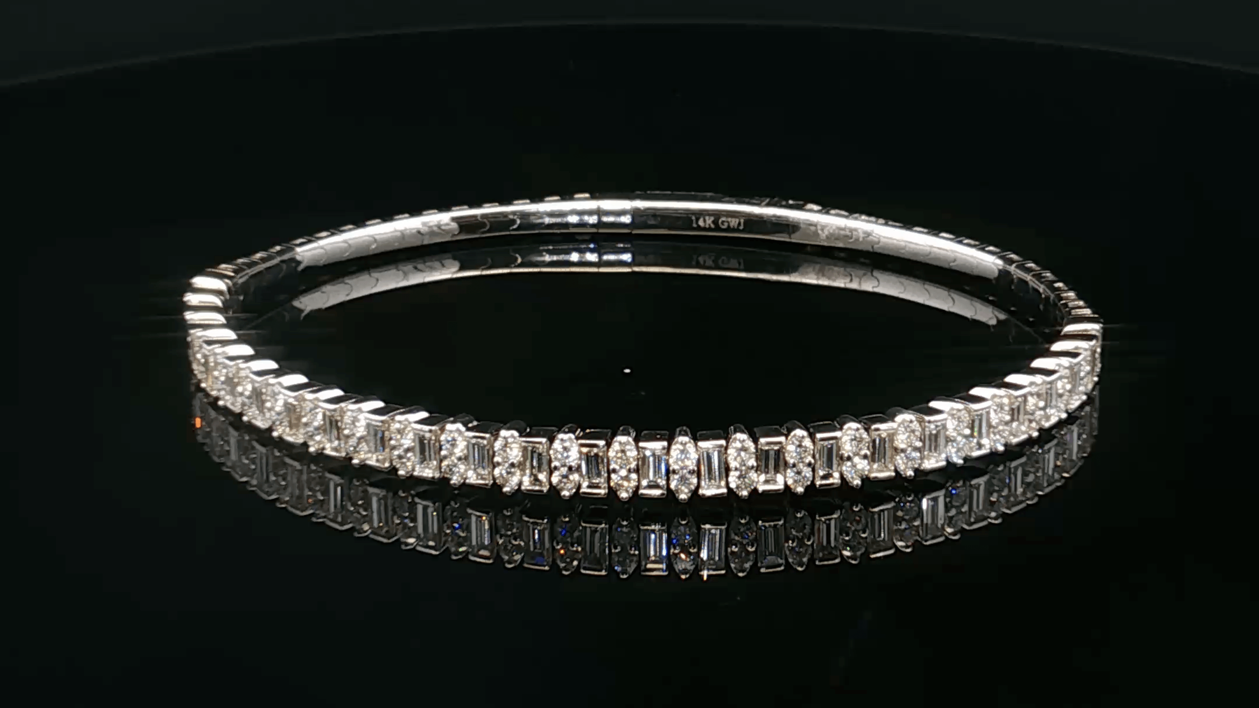 LEBR Flex Half Way Emerald & Round 2.21ct