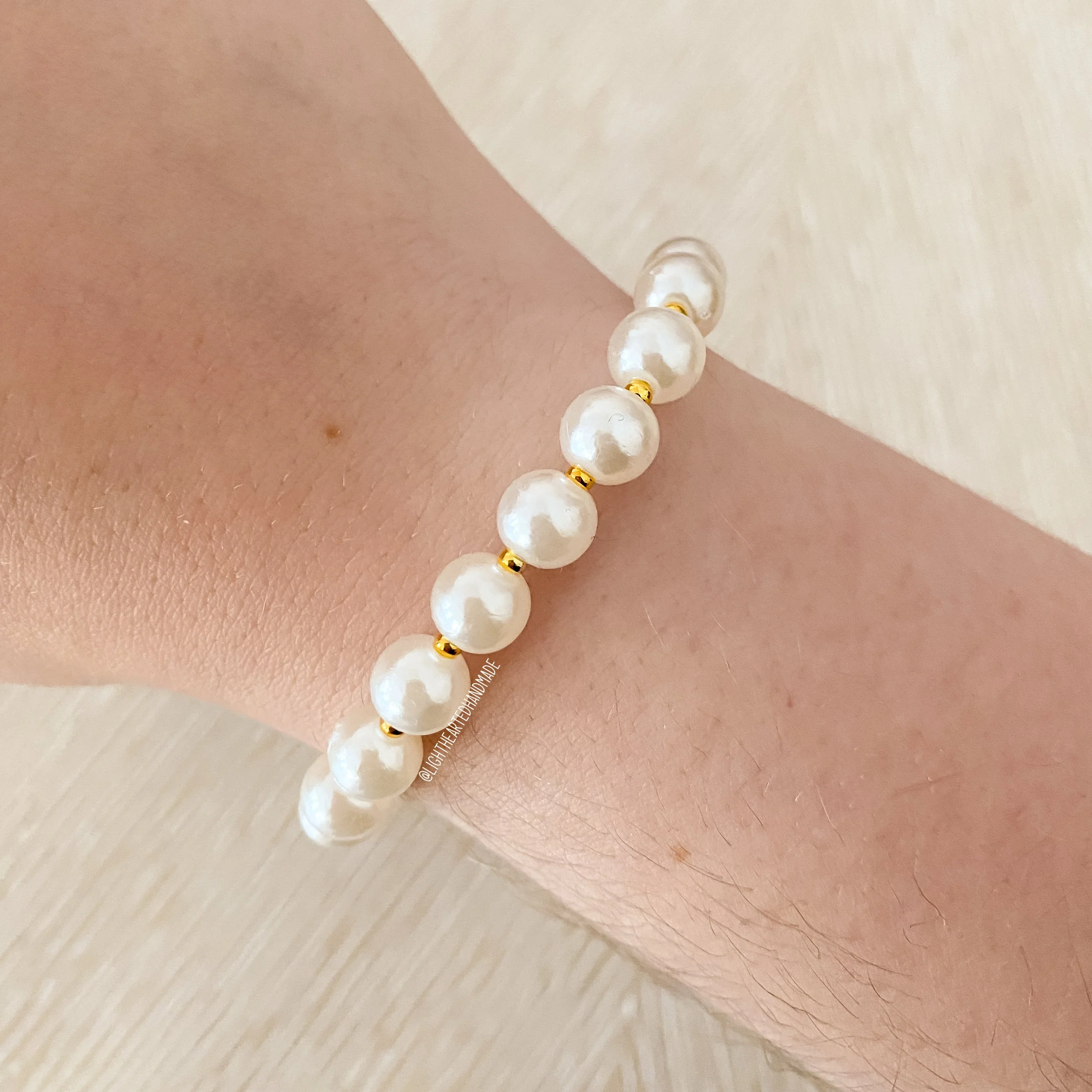 Elegant Pearls Bracelet (Bold)