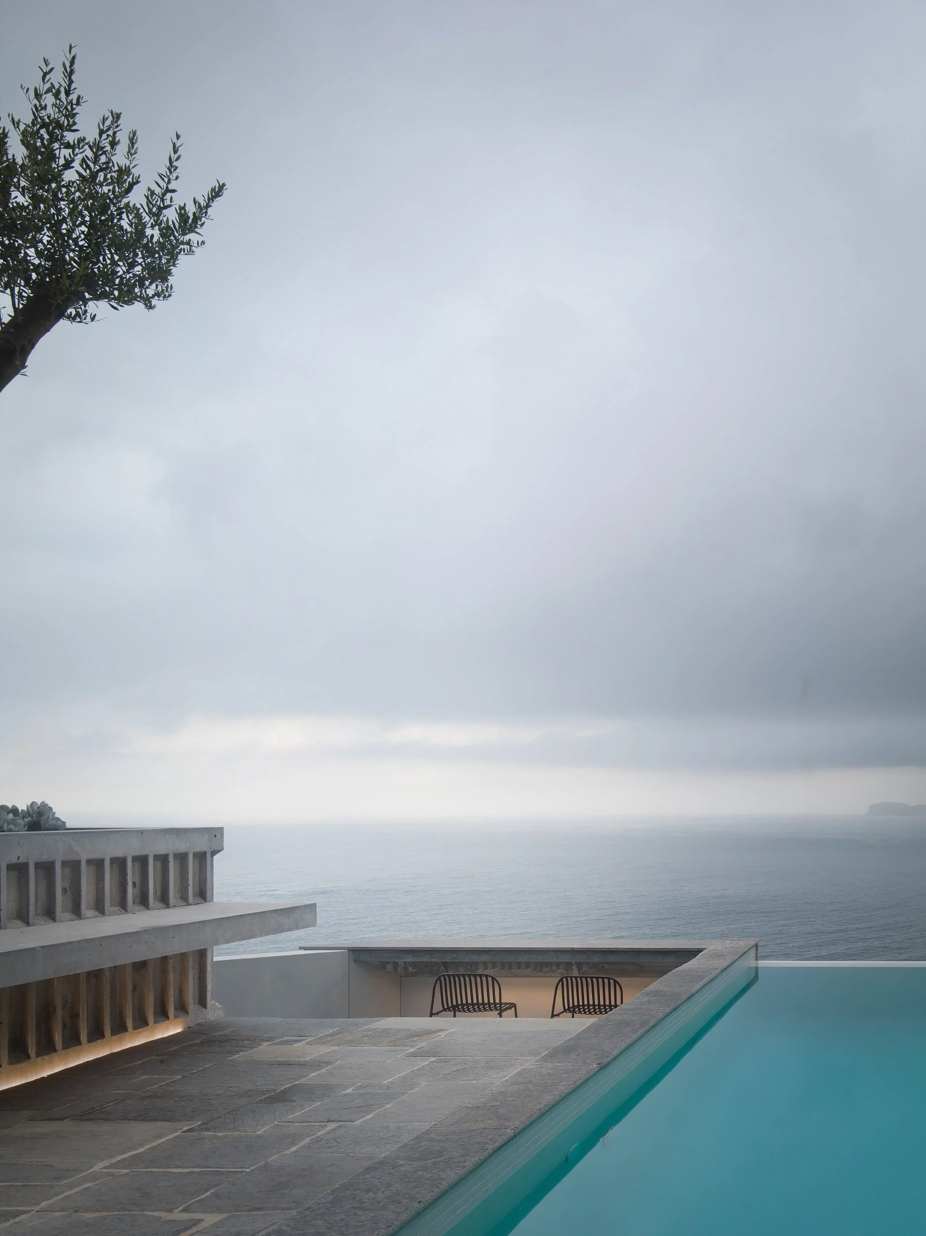 Infinity edge pool, eco out door pool stone central coast builder