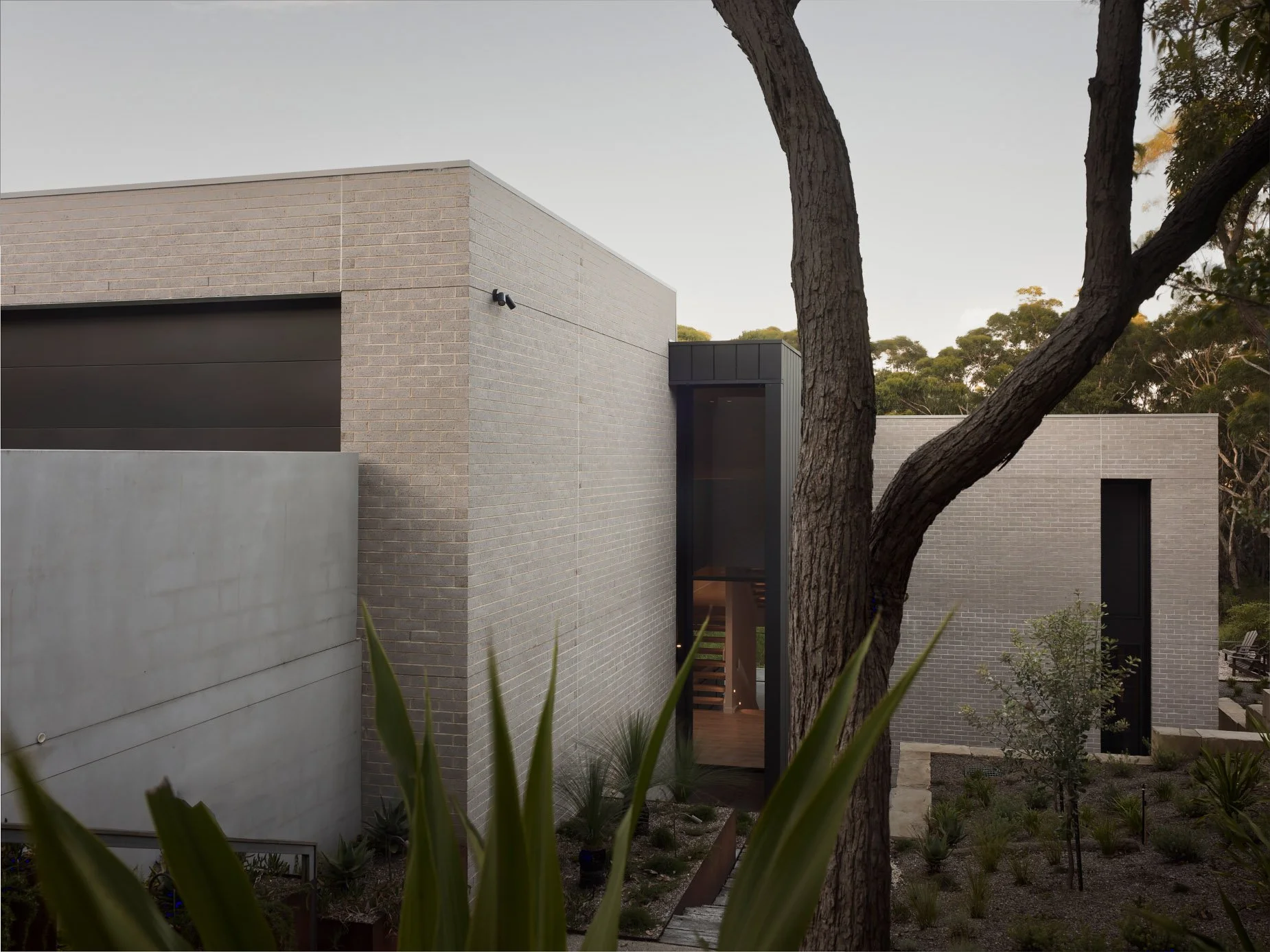 Architectural BAL FZ home, flame zone builders central coast, Macmasters beach, pga face bricks