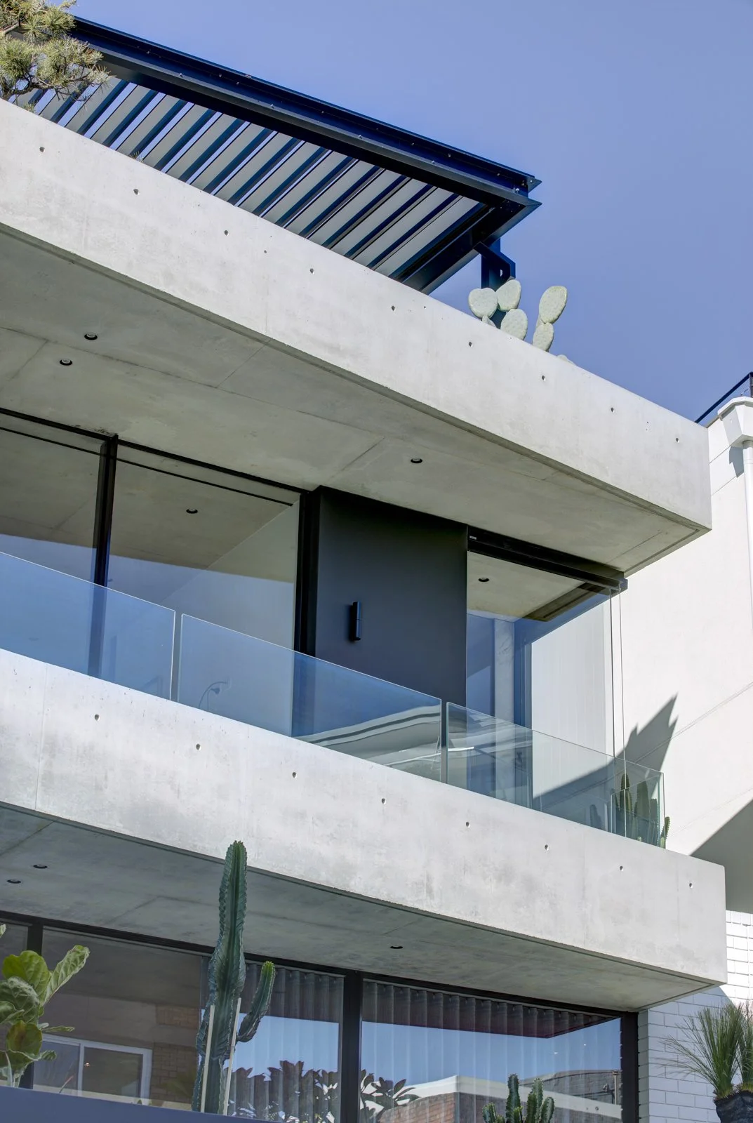 Potts point - Off form concrete class 2, custom home