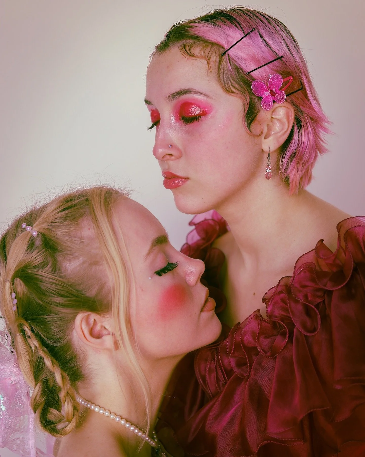 I love how the shots came out of these two. 

looking forward to sharing more !🥀

photo/mua: me 
styling/wardrobe: @tamaheaven.exe 
photo assist: @raulghul 
models: @mac_kern @athena_alexis