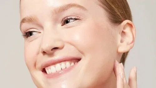 Woman with healthy skin representing medical aesthetics and skincare services in Ottawa