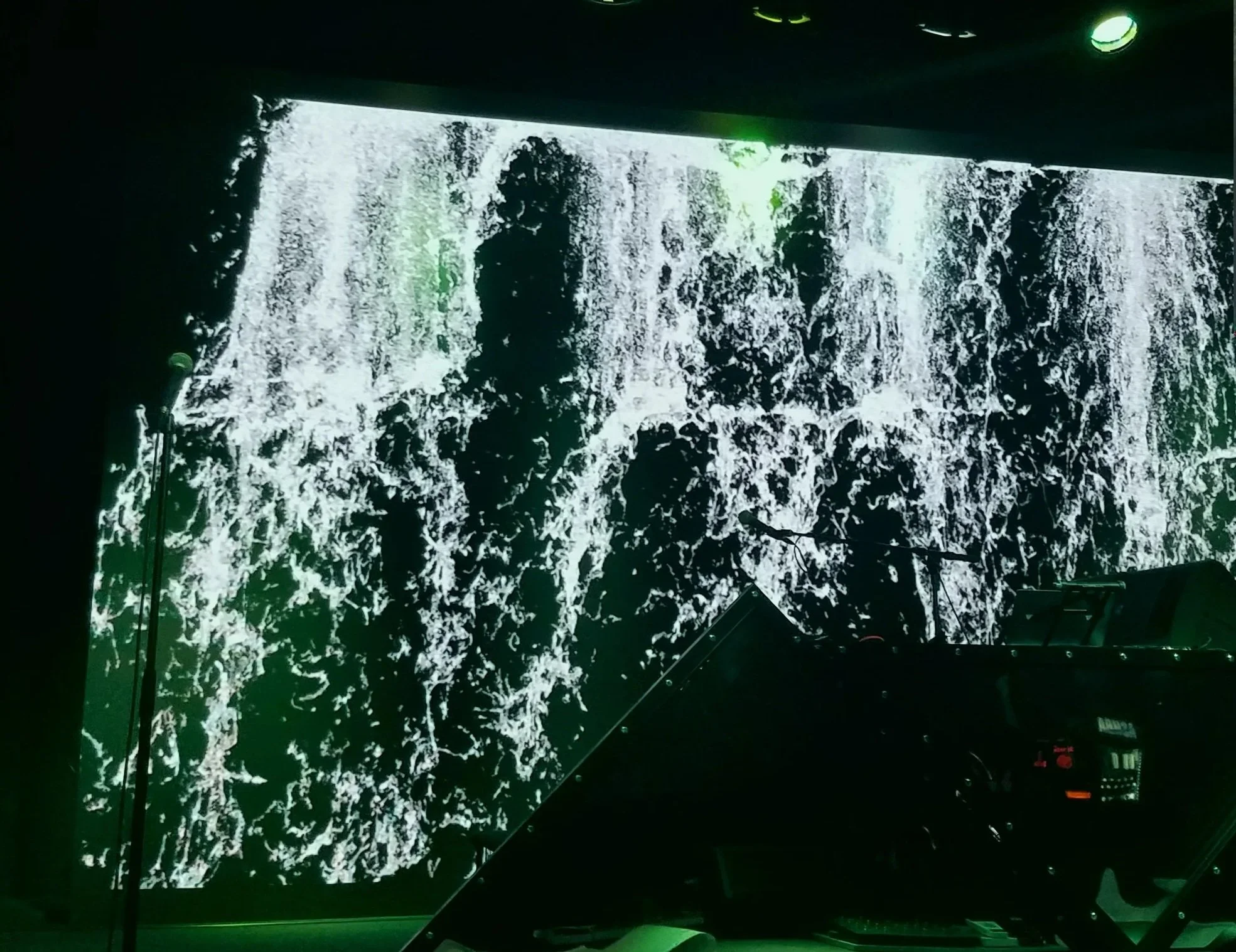 waterfall_v03.jpg