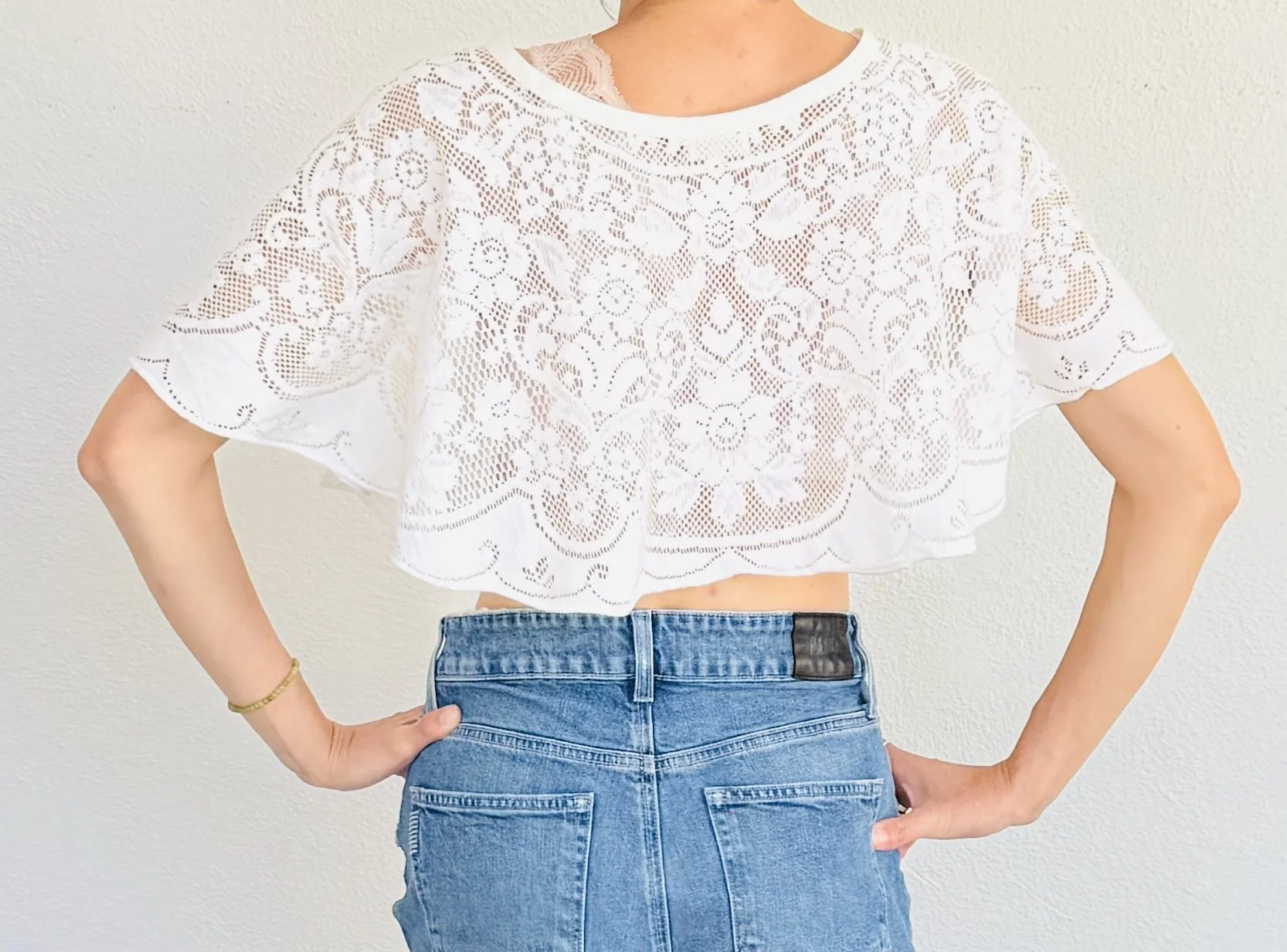 Capelet Crop