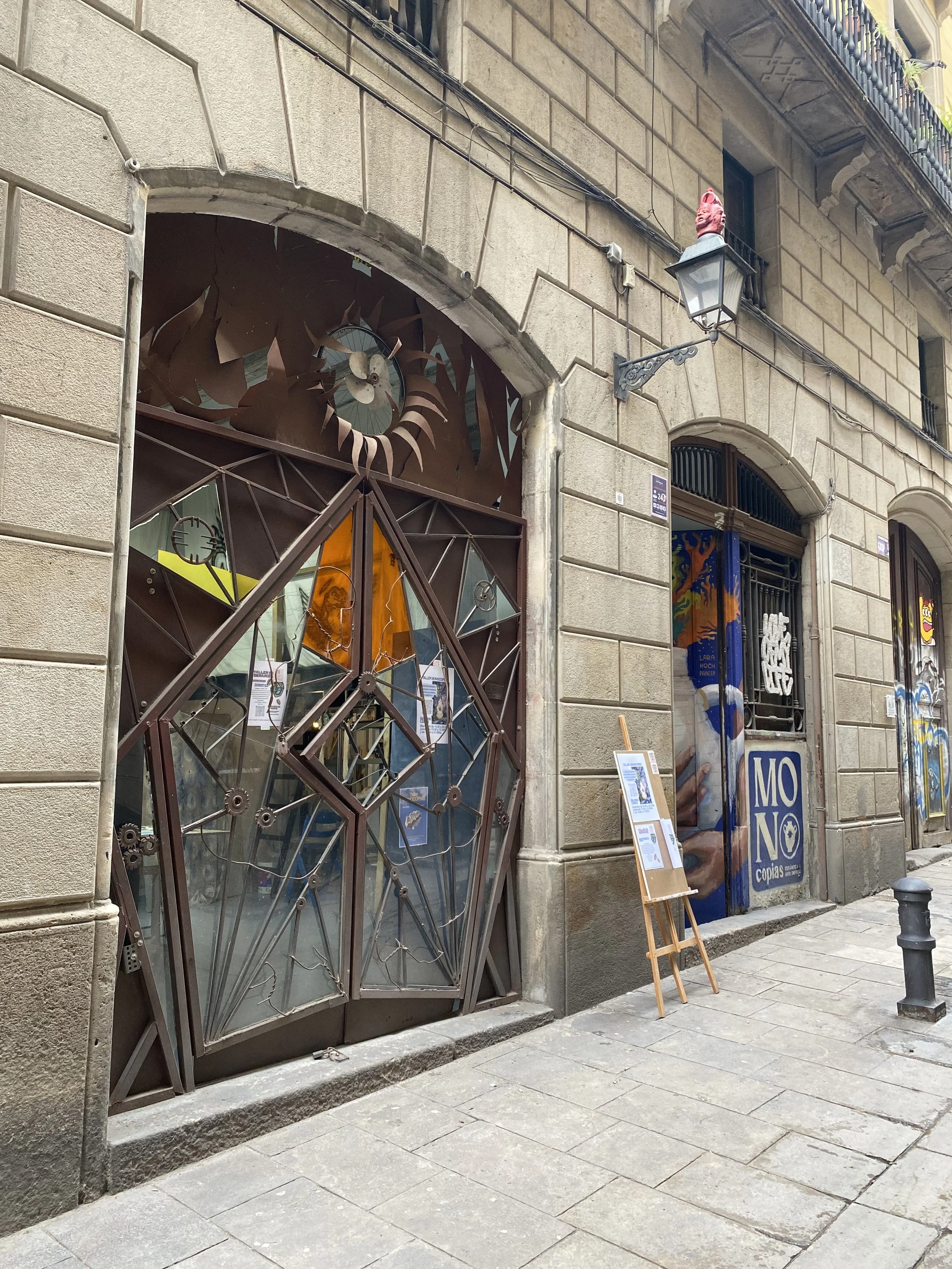 Fachada de taller MONOCOPIAS.