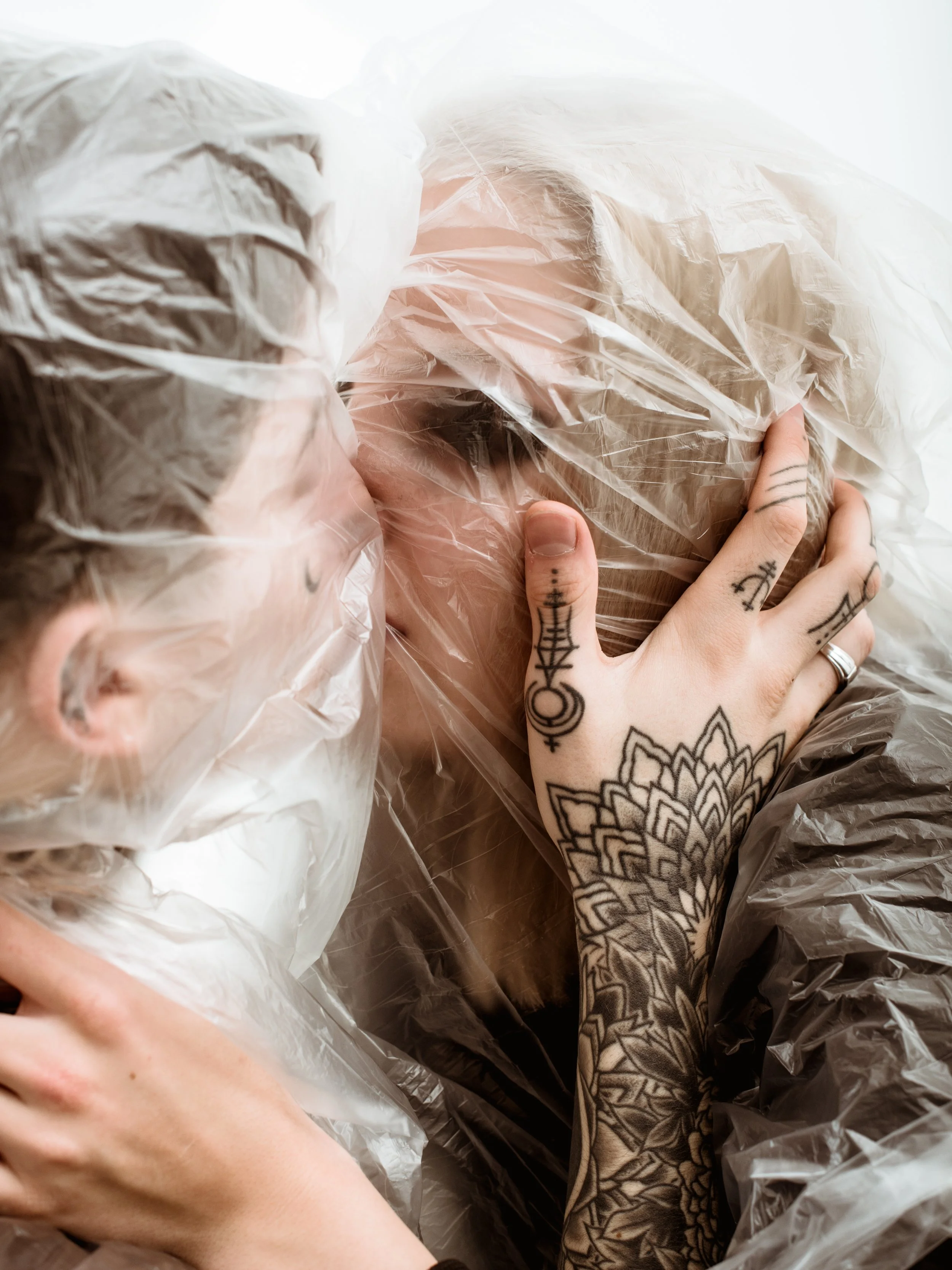 ‘Toxic Love’, the claustraphobic photo set by Angelina Zaytseva