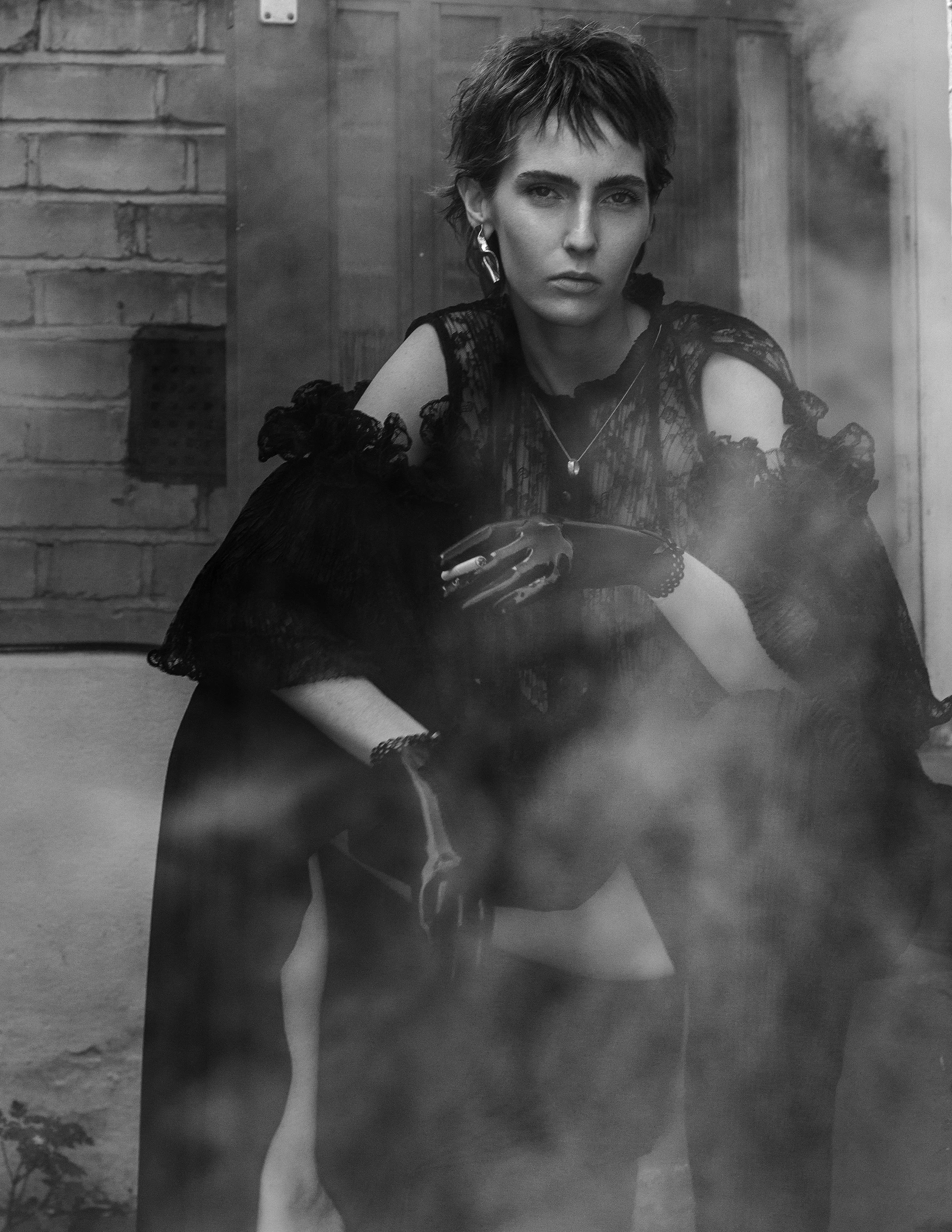  Blouse - Twist &amp; Turn Trousers - Sang Yoon Gloves - Atsuko Kudo Necklace - Gina Melosi Earring – Topshop 