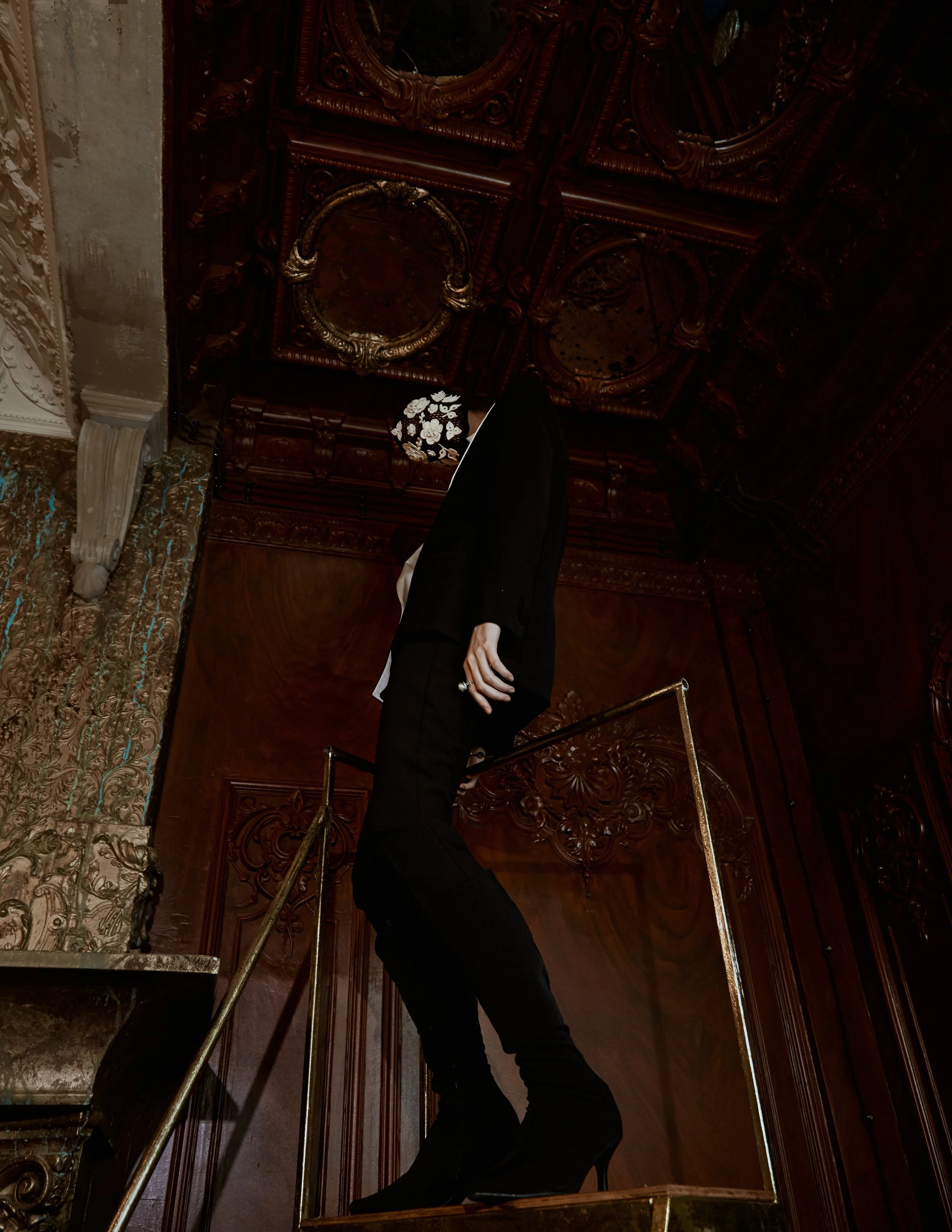  Wardrobe:  Lena – Suit: MEZZATORRE, Shoes: BALENCIAGA  All masks by Ilya Balkov 