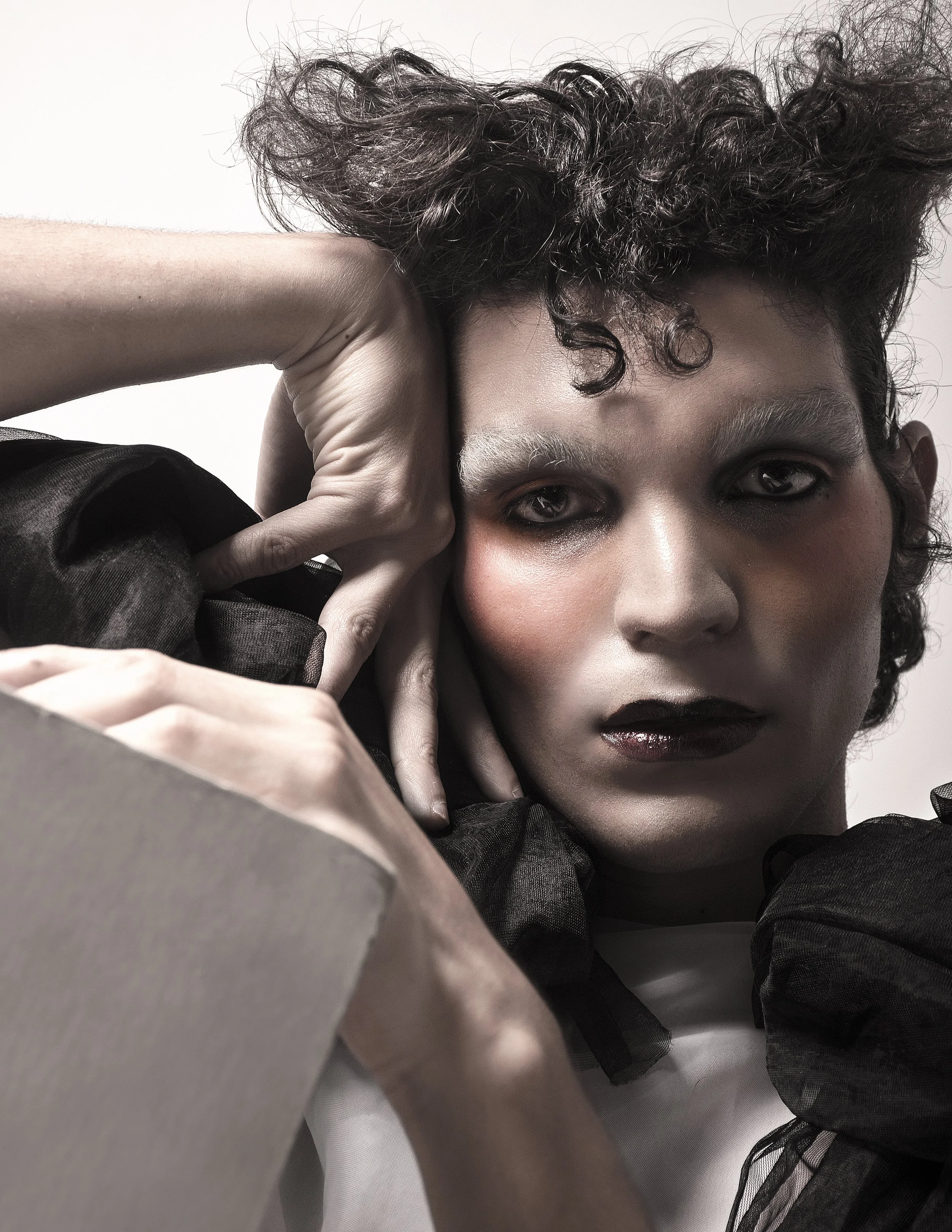 Juan Sáenz presents: QUASIMORFO