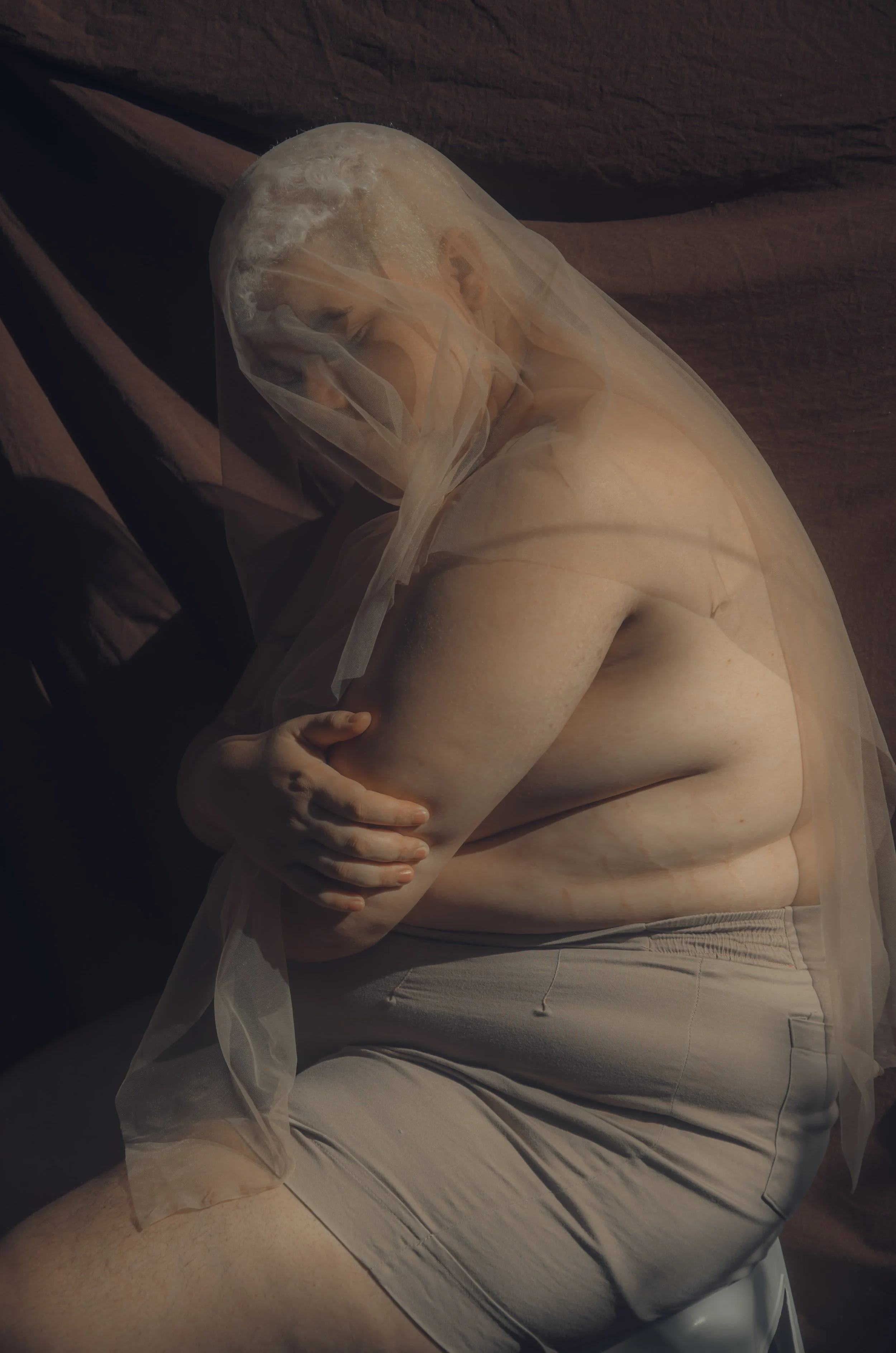  Photographer : Neto Antunes @netoantuness  Model : Vitória Soares @avickysoaress   