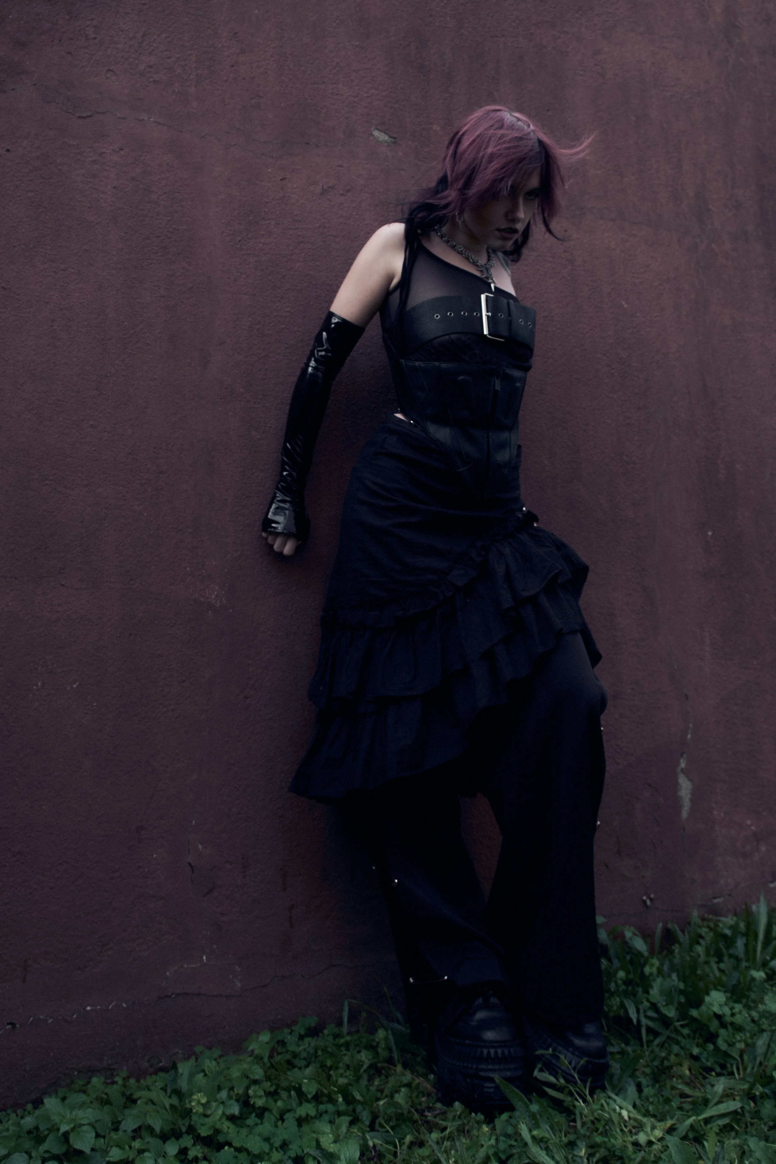  Top MINGA LONDON Corset NAMILIA Skirt GUESS Pants POPSICK VINTAGE Gloves MAISON CATANZARO Shoes NEW ROCK Chain KINGDOM CHAINS 