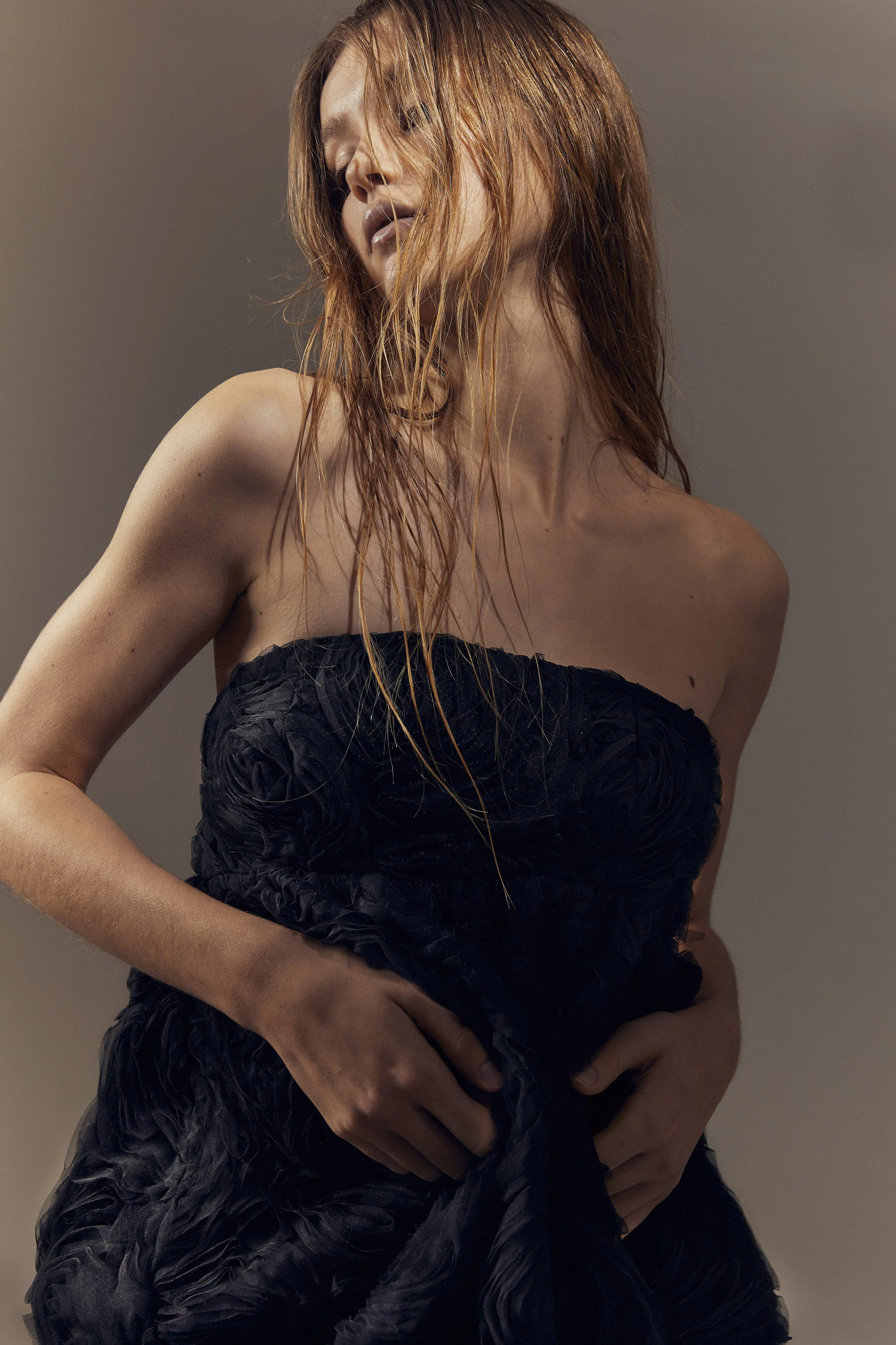   Photographer: Nieves Pérez  Model: Daniela Campos @ Uno  Wardrobe Stylist: Sara Jiménez 